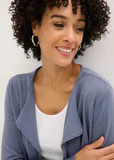 Dlouhý pletený kabátek s bavlnou • kouřově modrá • bonprix obchod