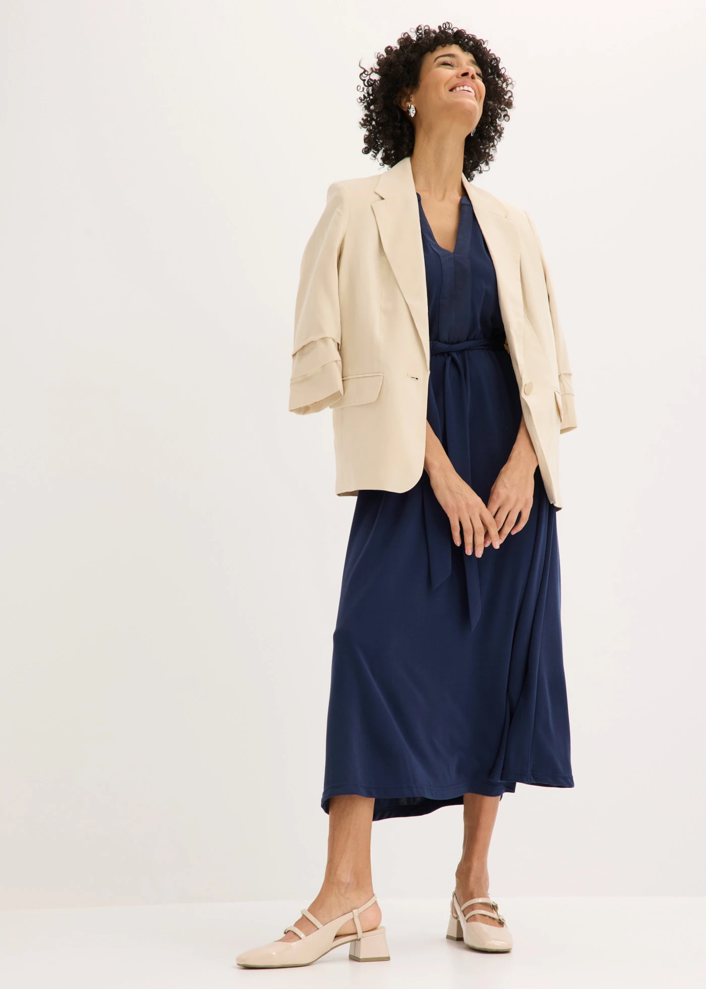 Robe midi en piqué de viscose avec détail satin • bleu foncé • Boutique bonprix