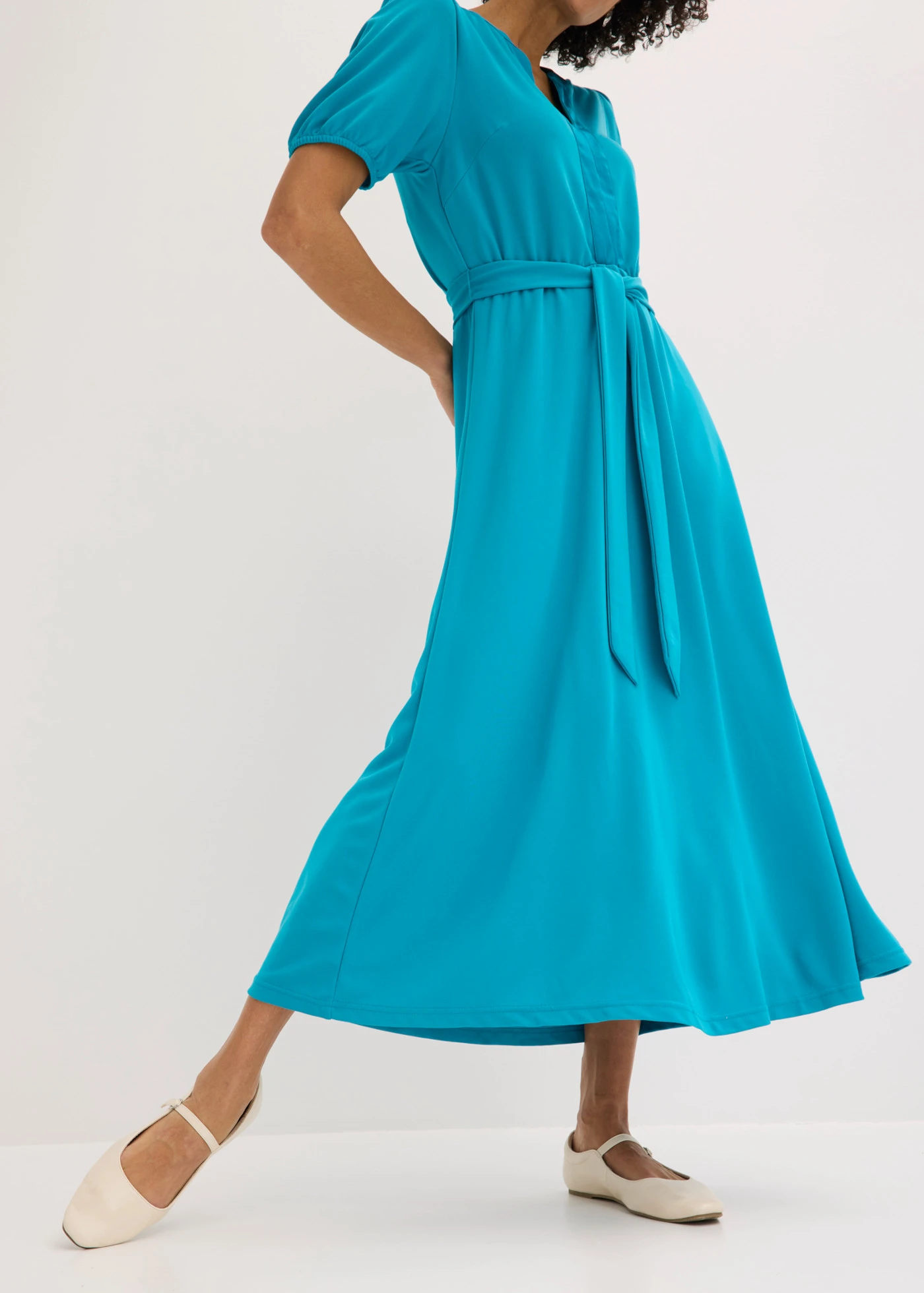 Midi jurk van viscose-piqué met strikceintuur (2-dlg. set) • laguneblauw • bonprix online shop