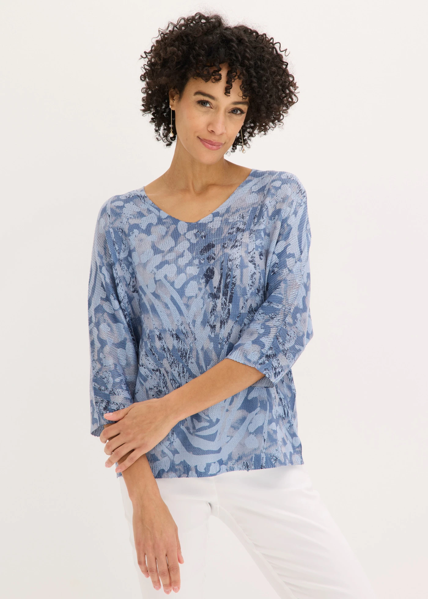 Pull  à manches chauve-souris • bleu fumé léopard • Boutique bonprix