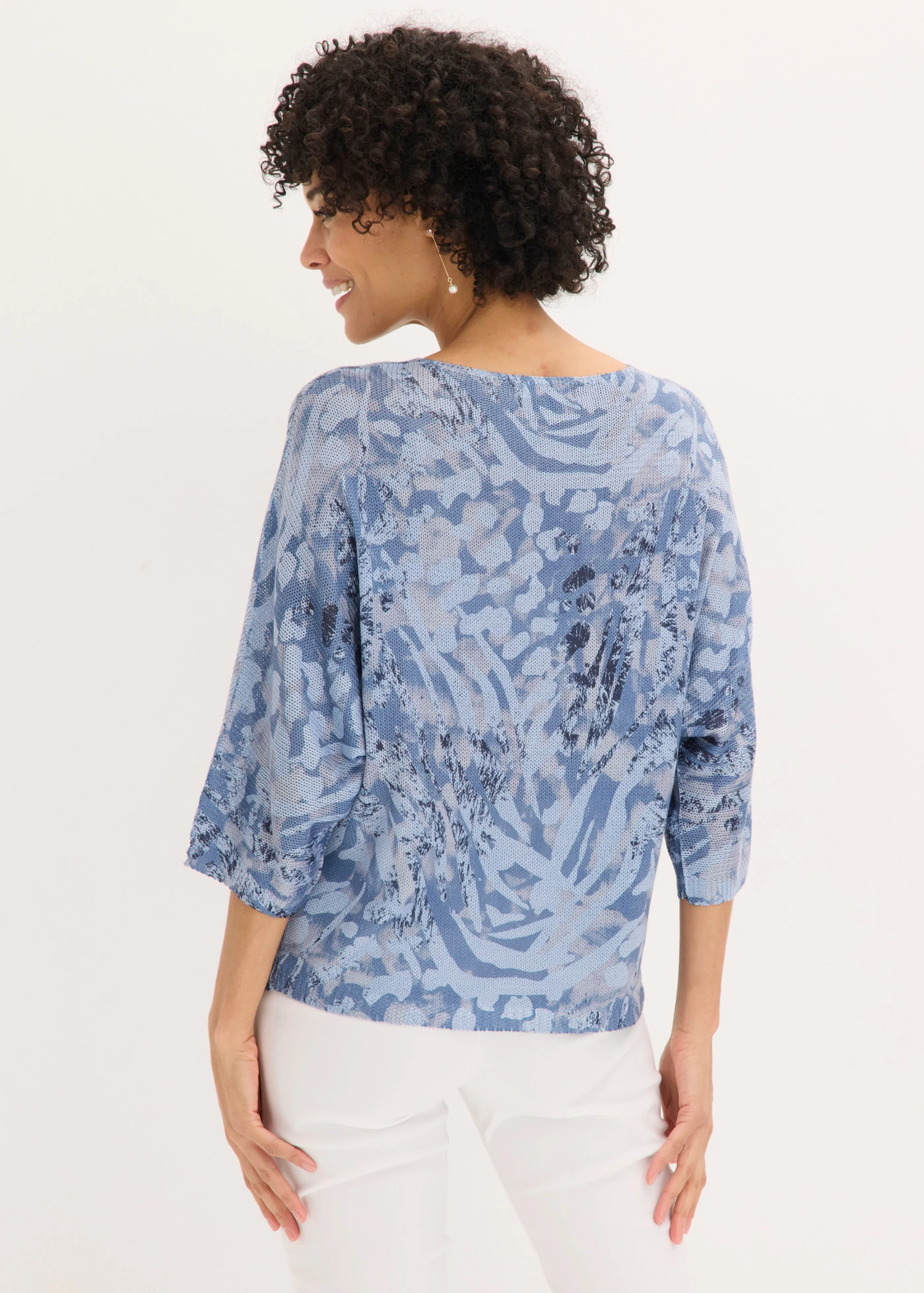 Pull  à manches chauve-souris • bleu fumé léopard • Boutique bonprix