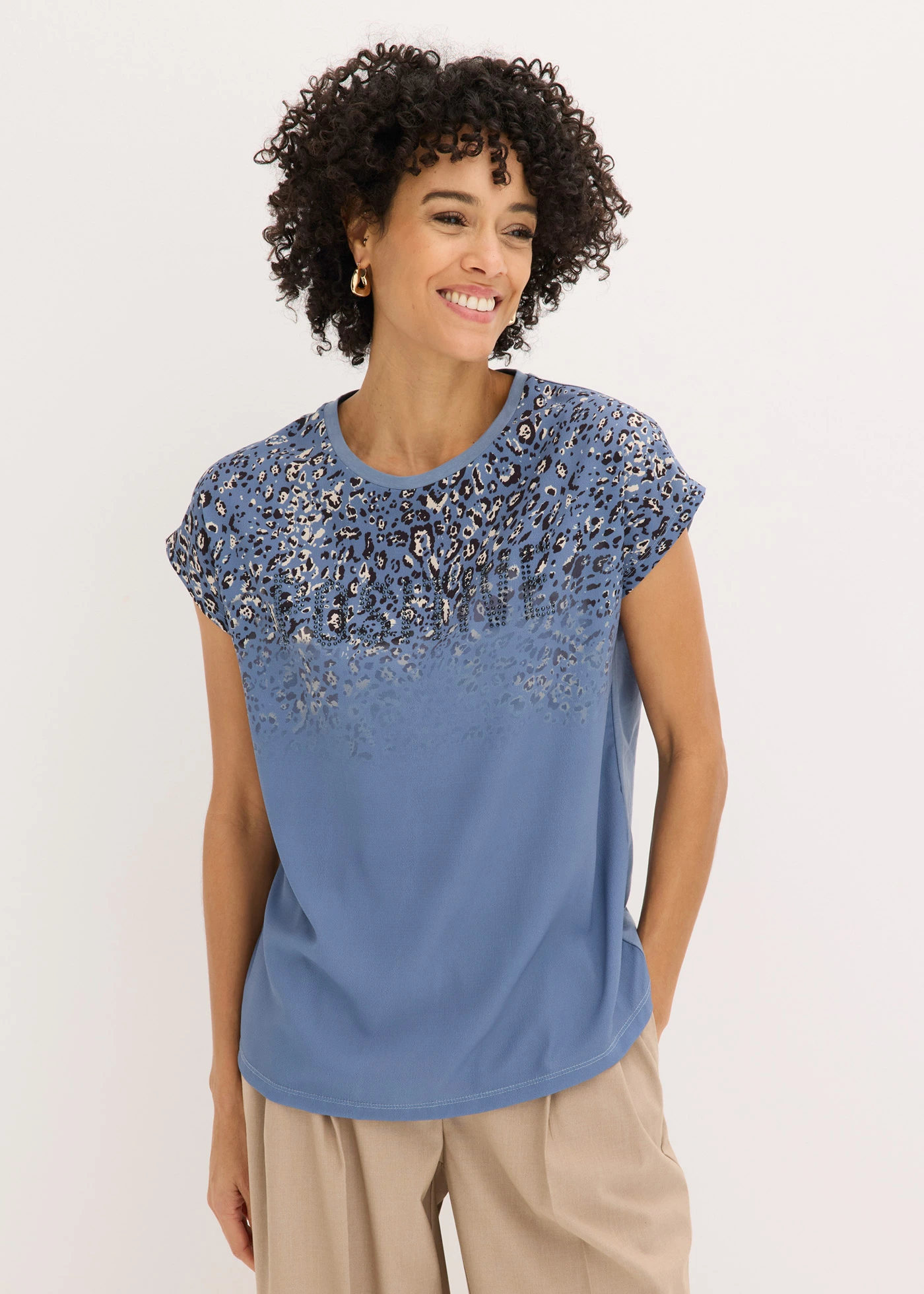 T-shirt à empiècement tissé et strass • bleu fumé léopard • Boutique bonprix