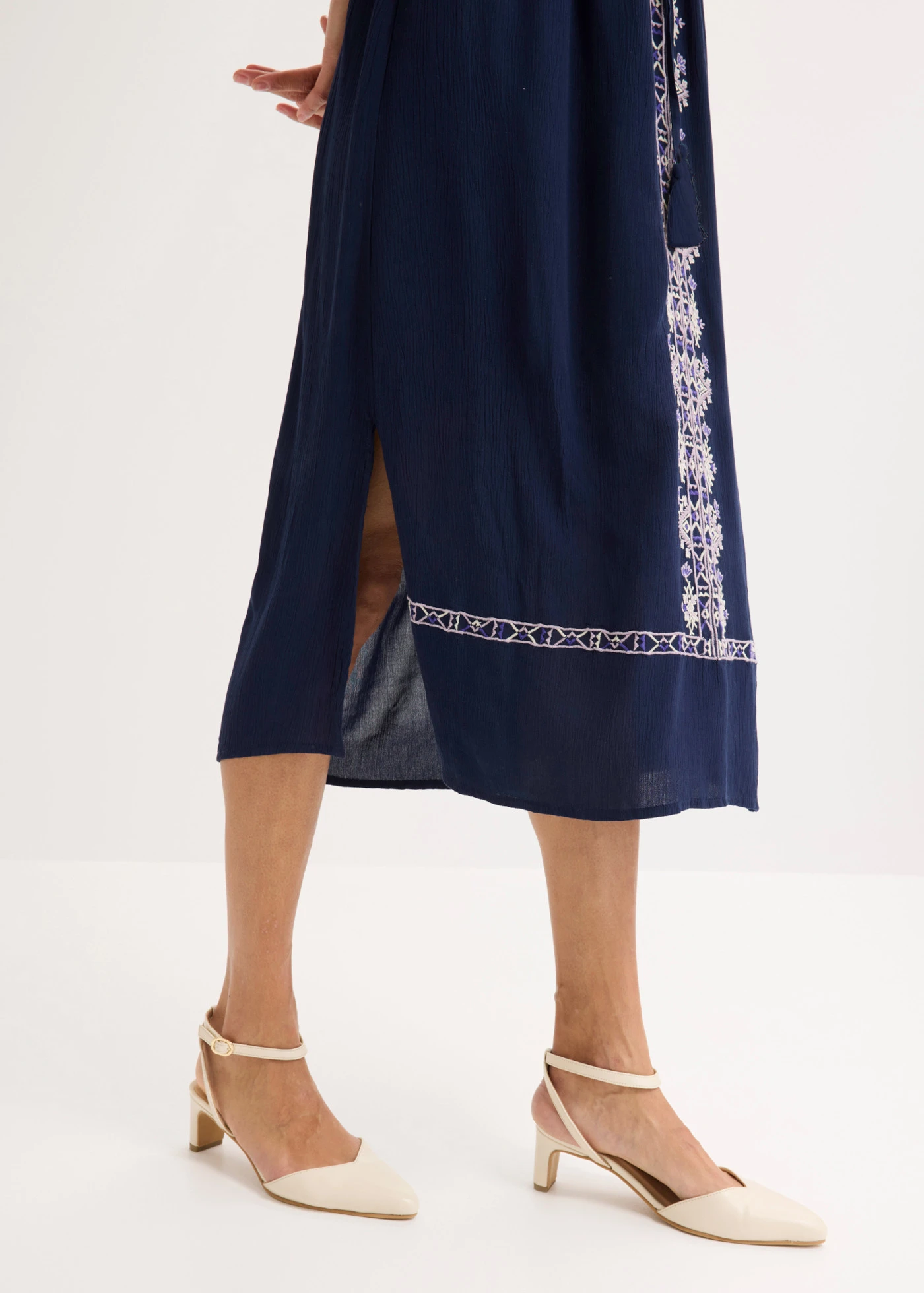 Robe midi en viscose fluide • bleu foncé • Boutique bonprix