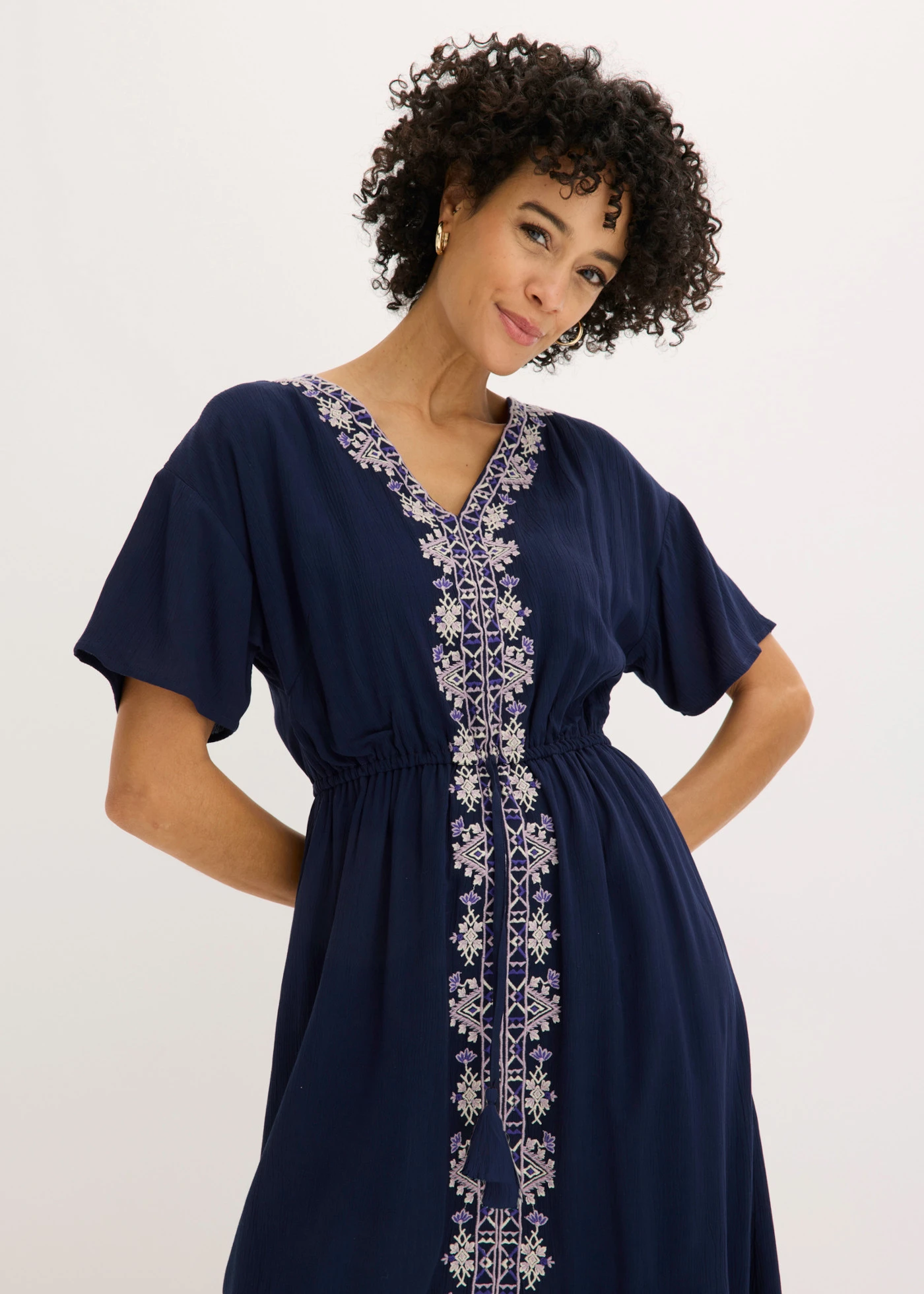 Robe midi en viscose fluide • bleu foncé • Boutique bonprix