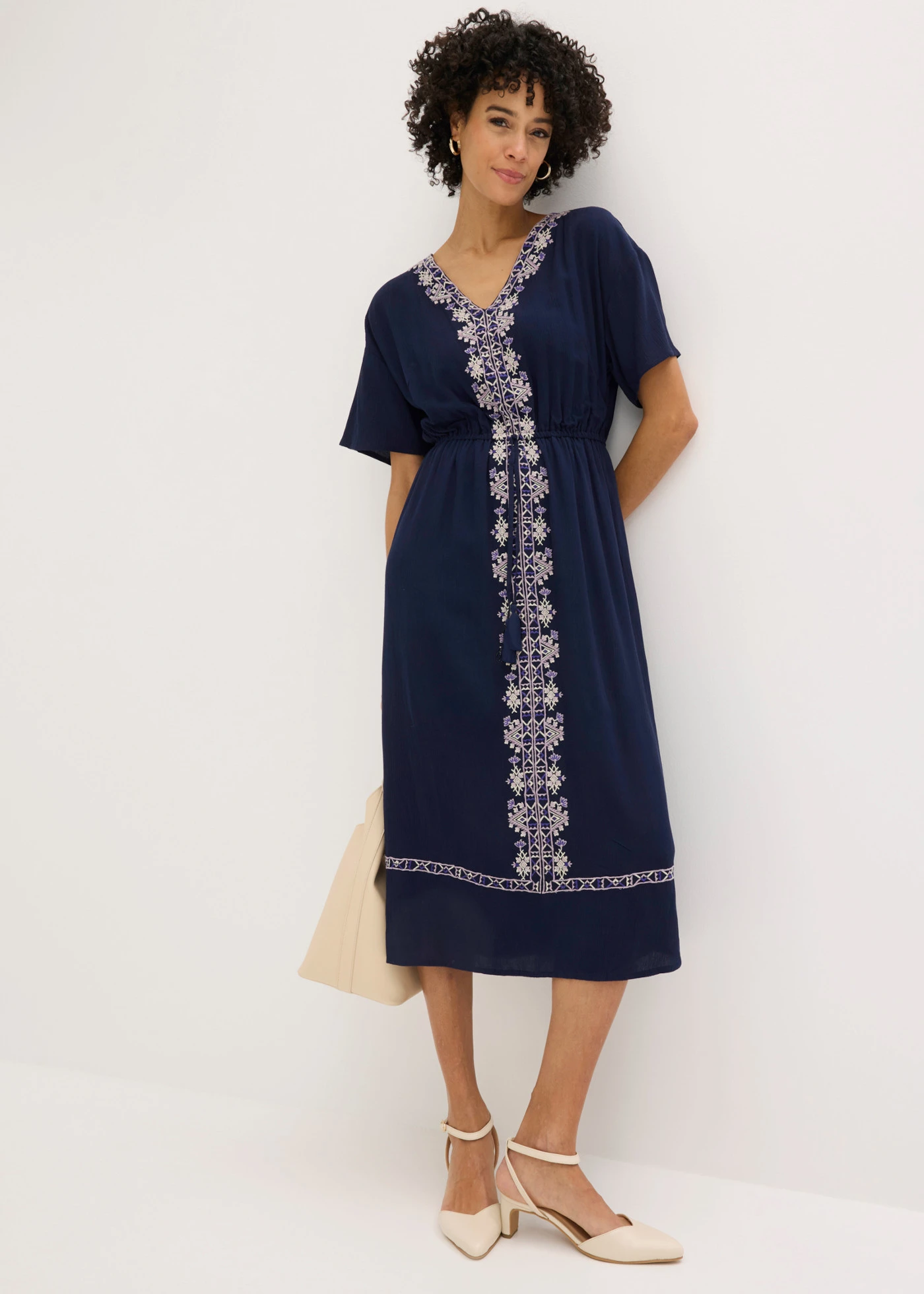 Robe midi en viscose fluide • bleu foncé • Boutique bonprix