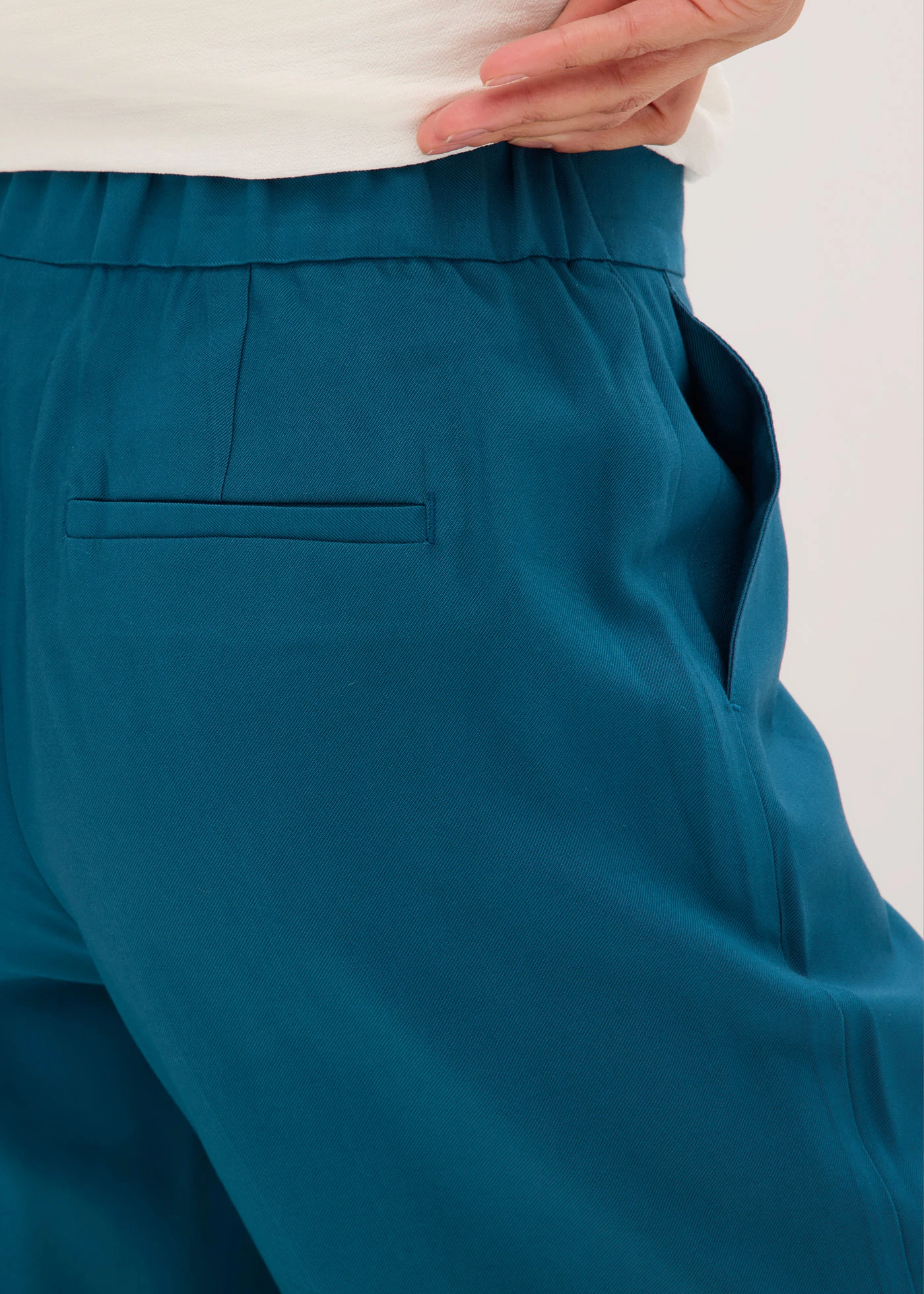 Pantalon large et léger à pinces • pétrole • Boutique bonprix