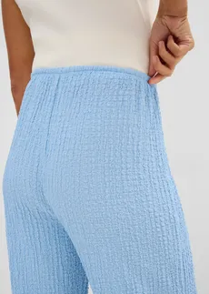 Pantalon large à taille élastiquée en crêpe • bleu clair • Boutique bonprix