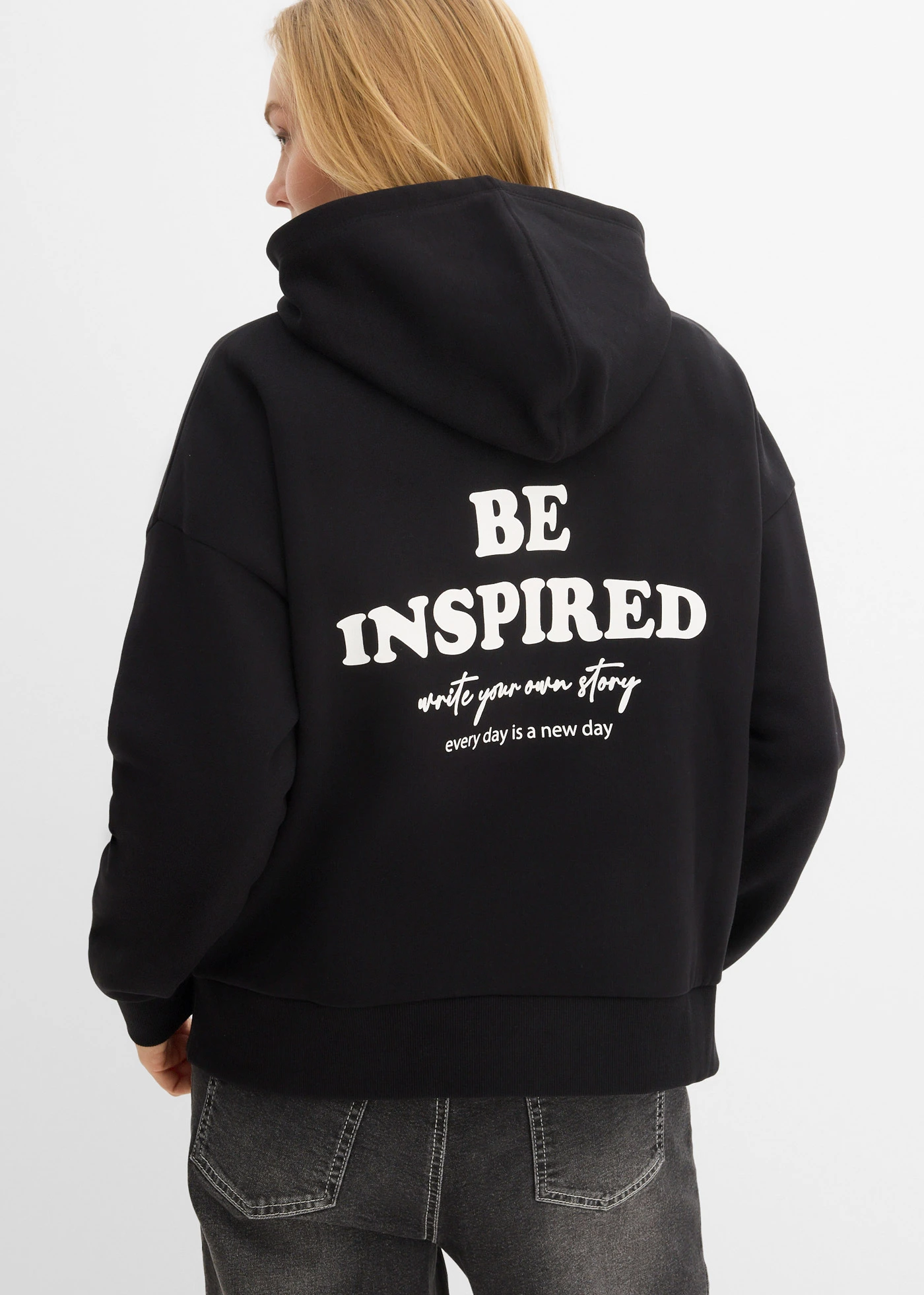 Oversize mikina s kapucí, z měkké bavlněné směsi • černá s potiskem • bonprix obchod