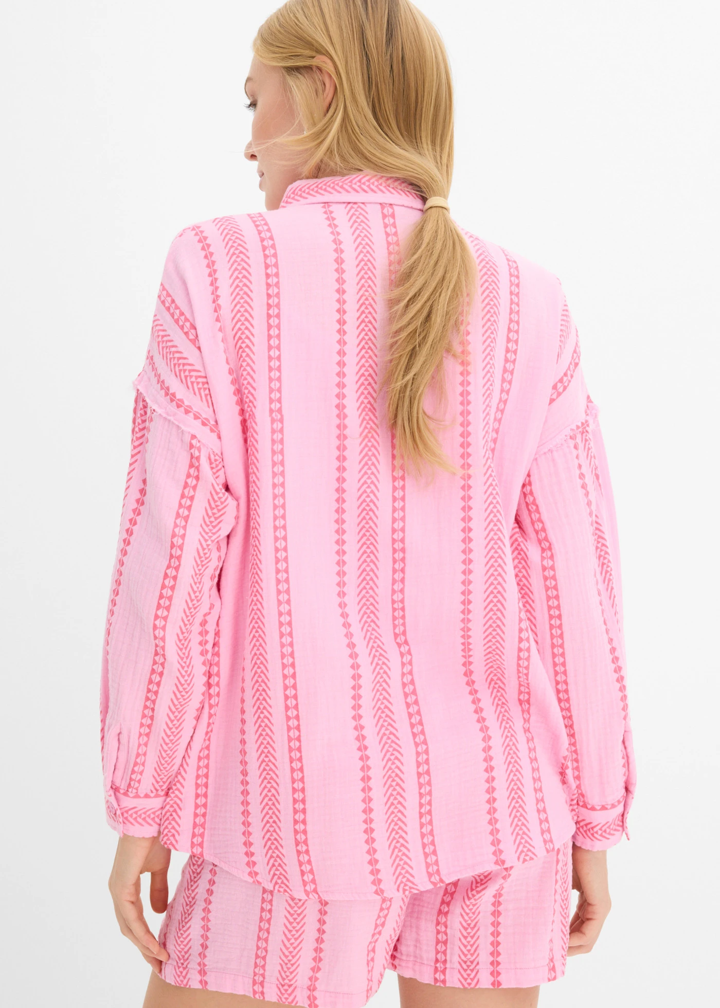 Overhemdblouse van luchtige mousseline • roze-neonpink met print • bonprix online shop