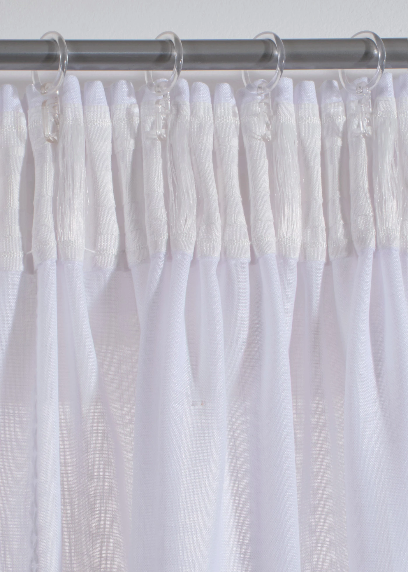 Perdea cu broderie în dungi (1 buc) • alb • magazin bonprix