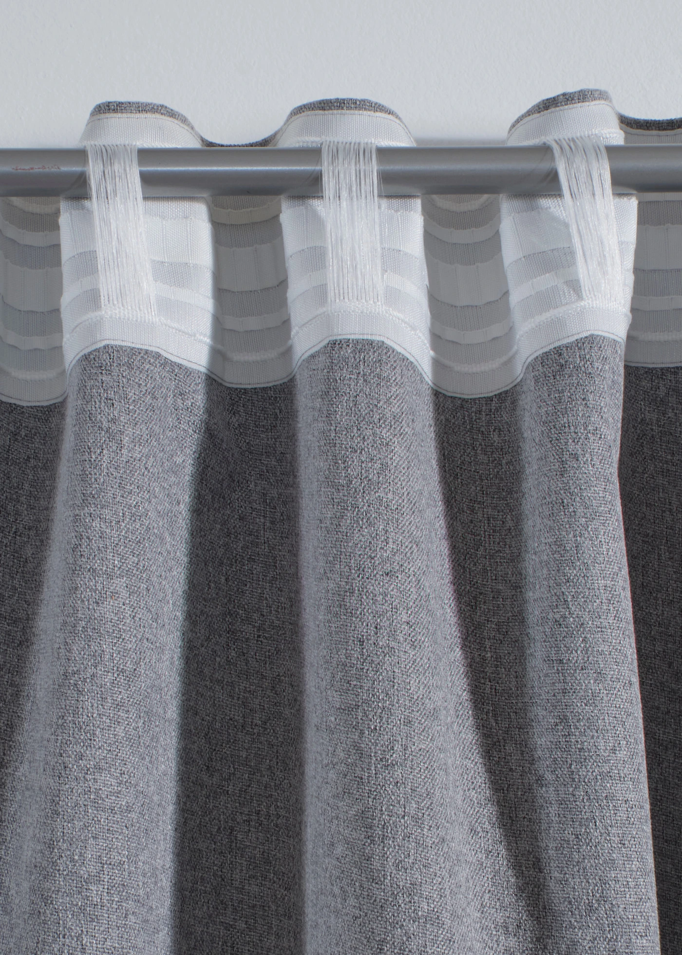 Draperie de întunecare cu strat interior (1 buc.) • gri deschis • magazin bonprix