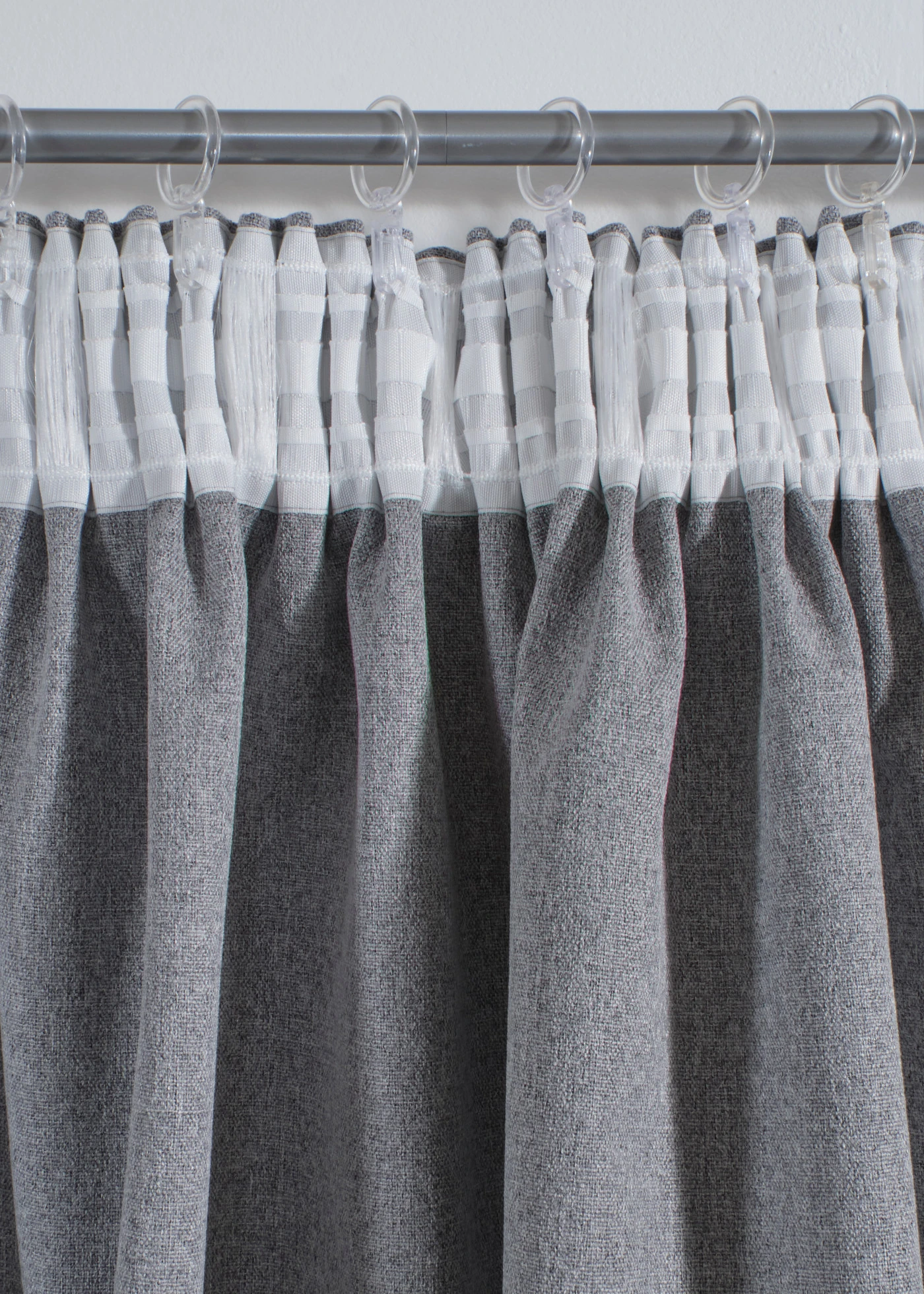 Draperie de întunecare cu strat interior (1 buc.) • gri deschis • magazin bonprix