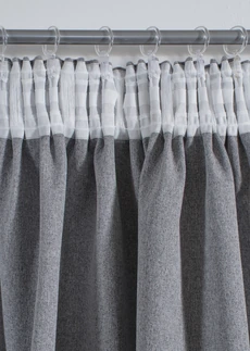 Draperie de întunecare cu strat interior (1 buc.) • gri deschis • magazin bonprix