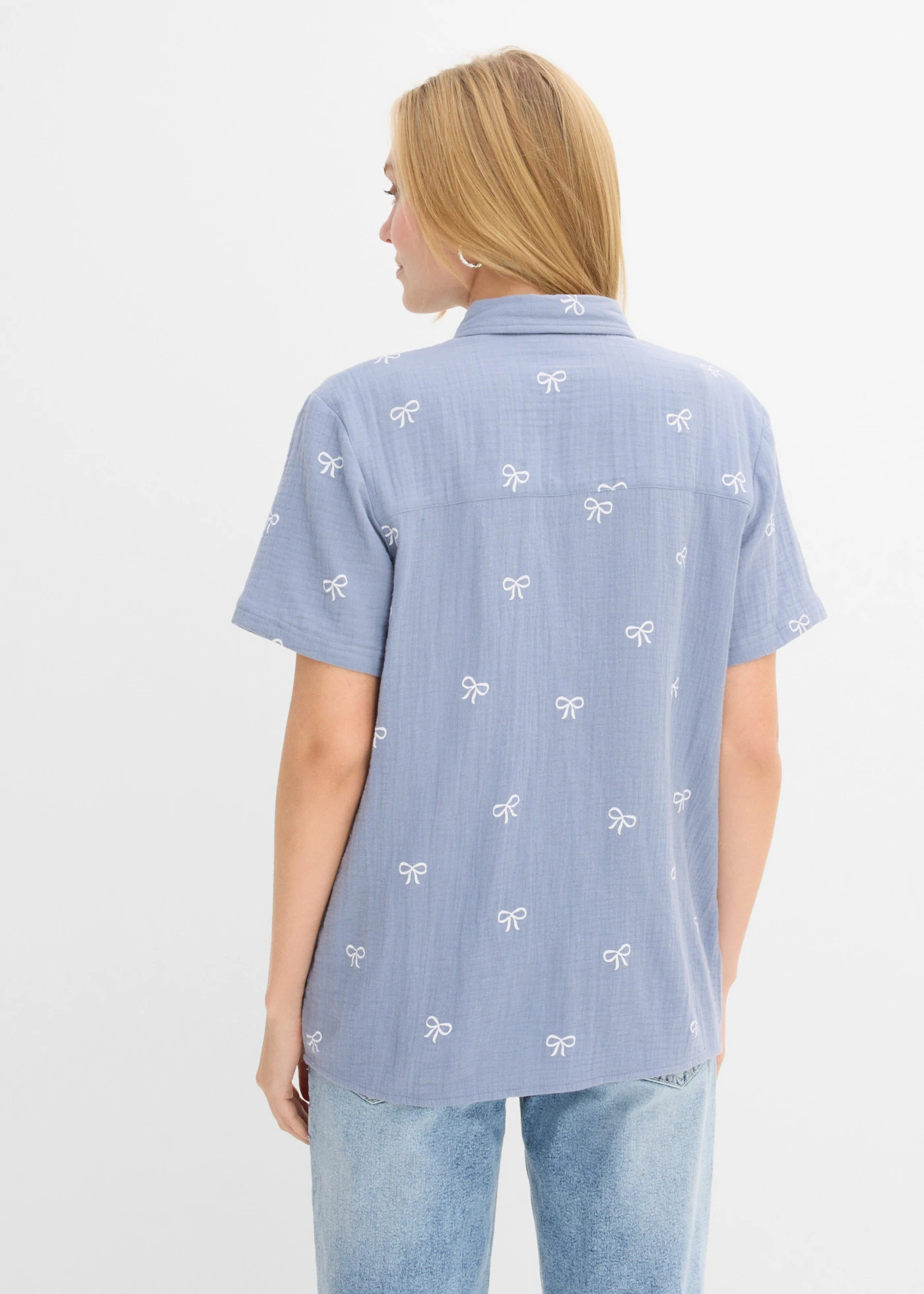 Blouse van mousseline met korte mouwen • rookblauw/wit met print • bonprix online shop