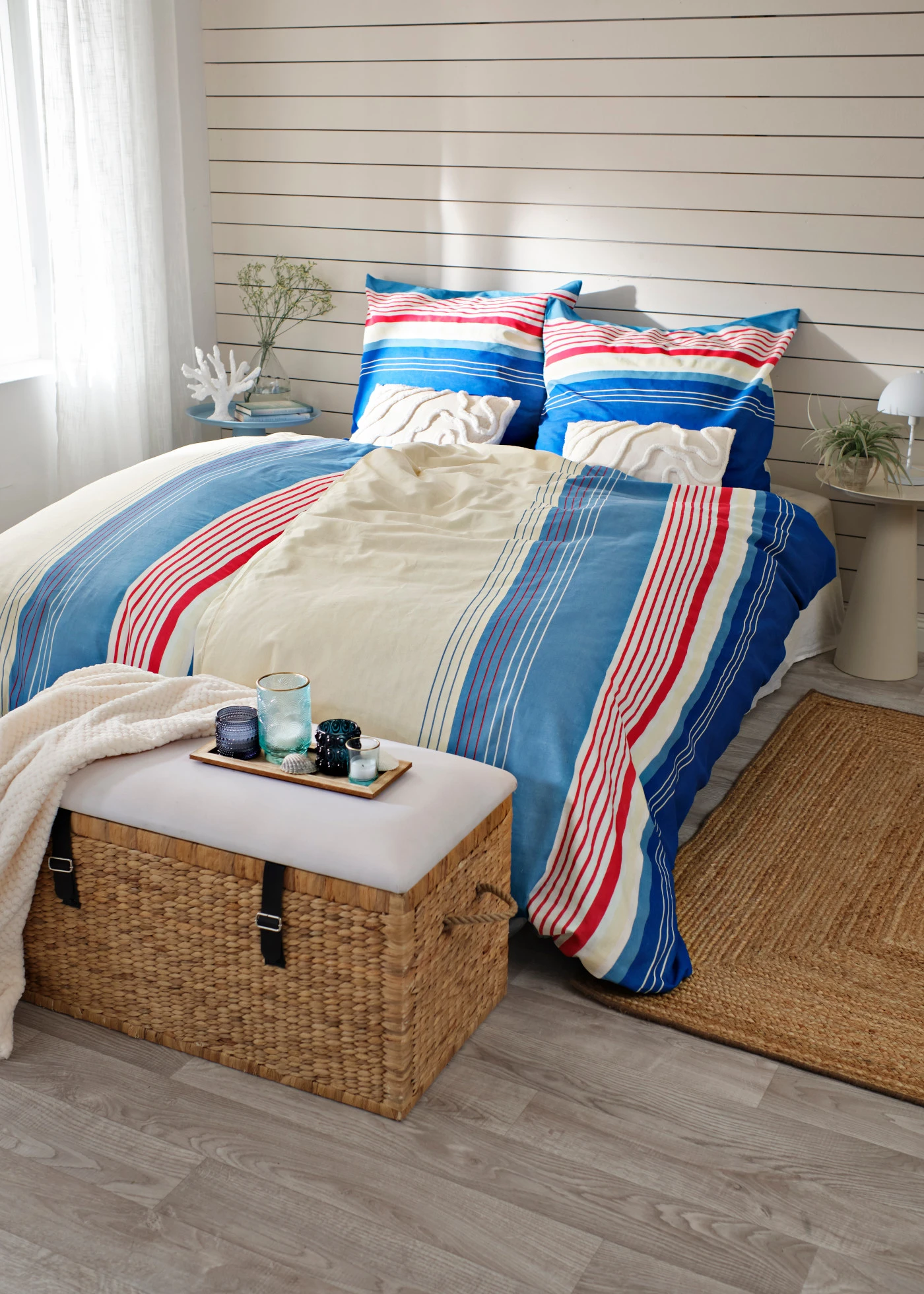 Lenjerie de pat din linou • crem-albastru dungat • magazin bonprix