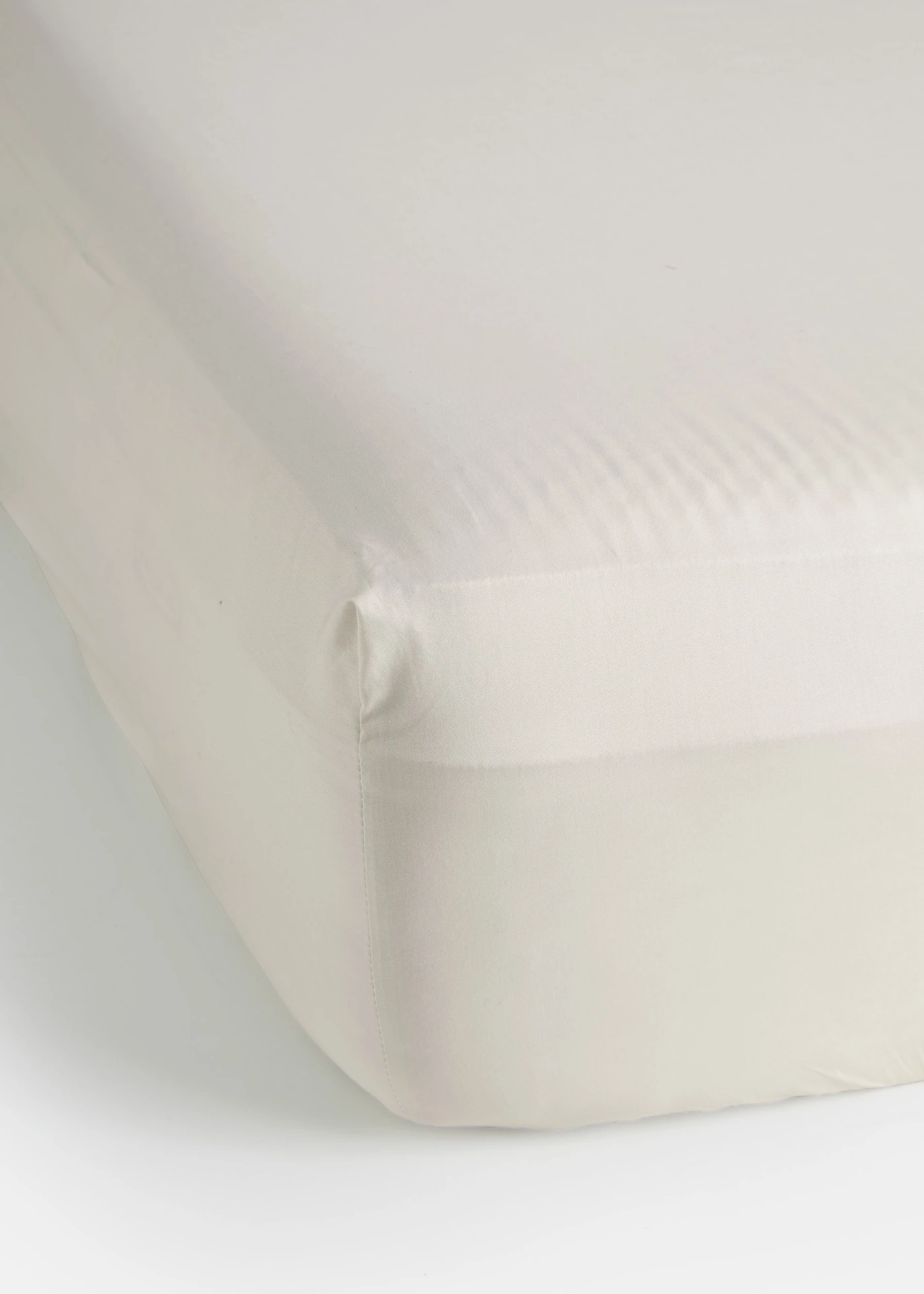 Cearșaf de pat cu elastic percal • offwhite • magazin bonprix