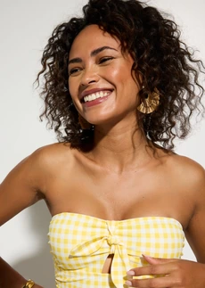 Bandeau badpak met een klein strikje • geel-wit geruit • bonprix online shop