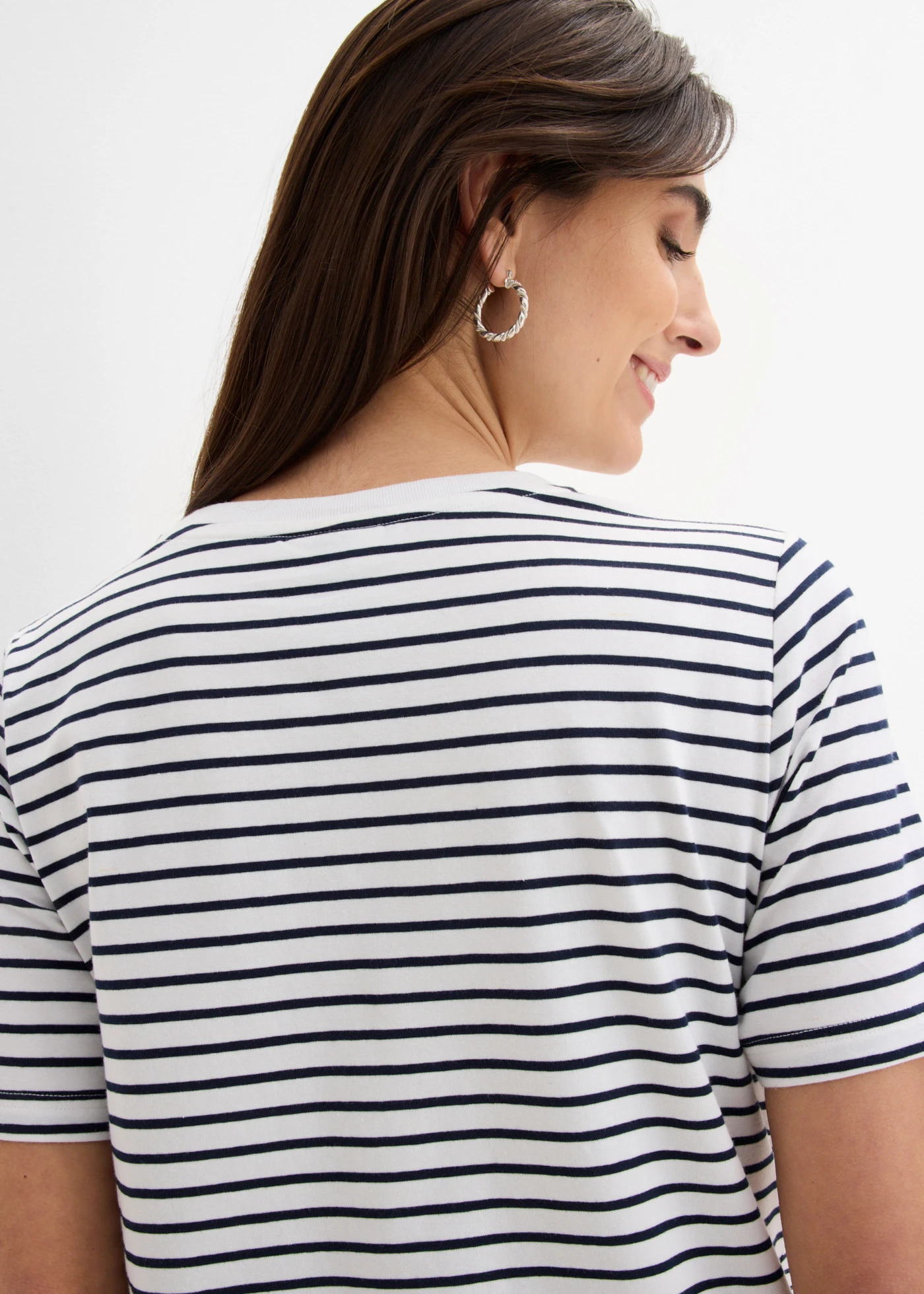 2-in-1 zwangerschaps- en borstvoedingsshirt van biologisch katoen • wit-donkerblauw gestreept • bonprix online shop