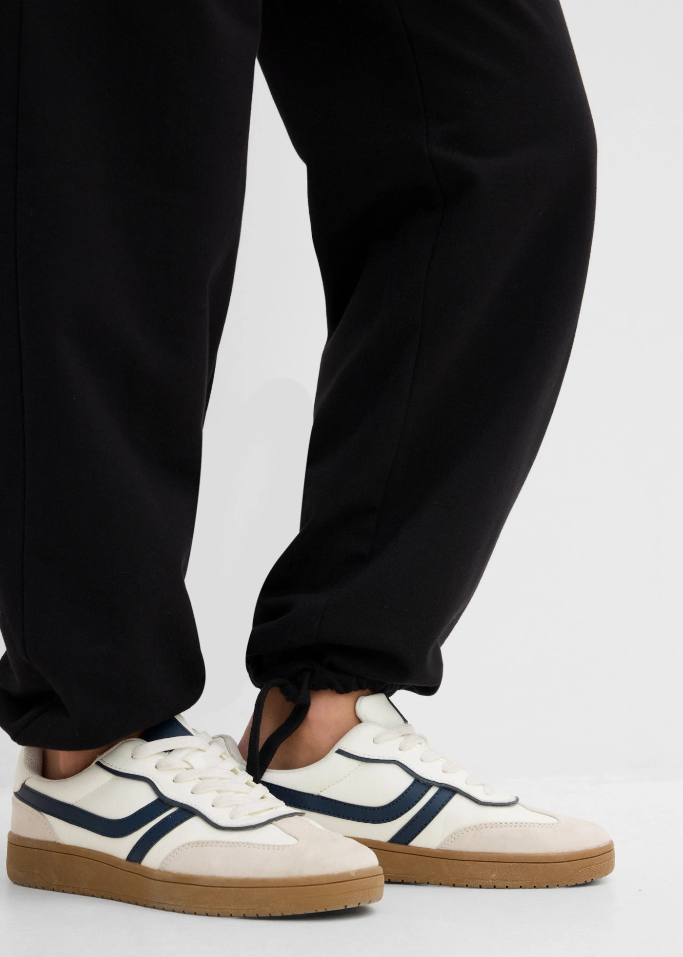 Pantalon sweat de grossesse, largeur réglable, 100% coton • noir • Boutique bonprix