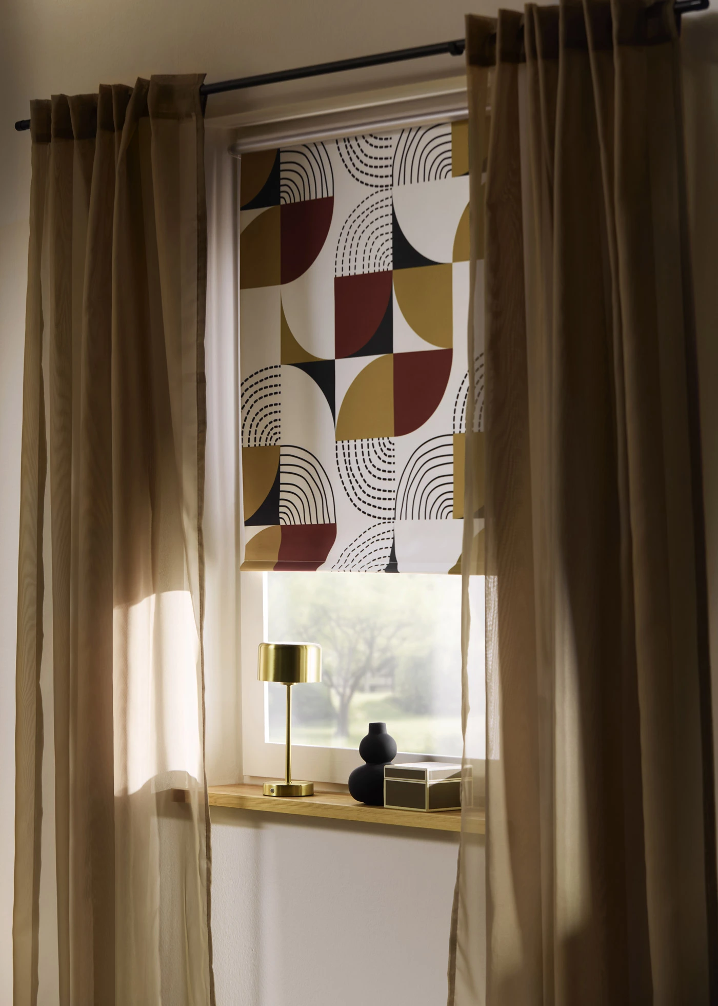 Gordijn van lichte voile met onzichtbare lussen (1 stuk) • taupe • bonprix online shop