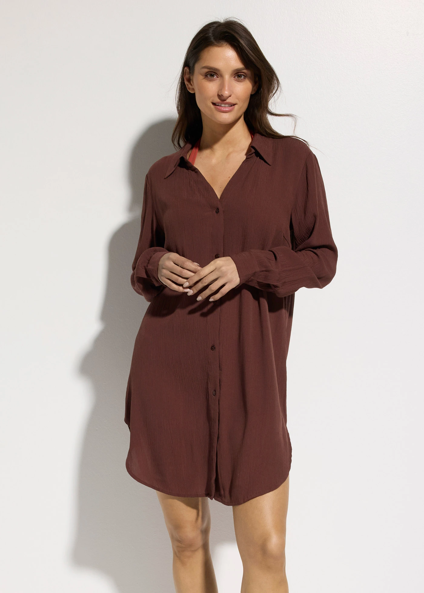 Robe-chemise de plage en viscose fluide • marron • Boutique bonprix