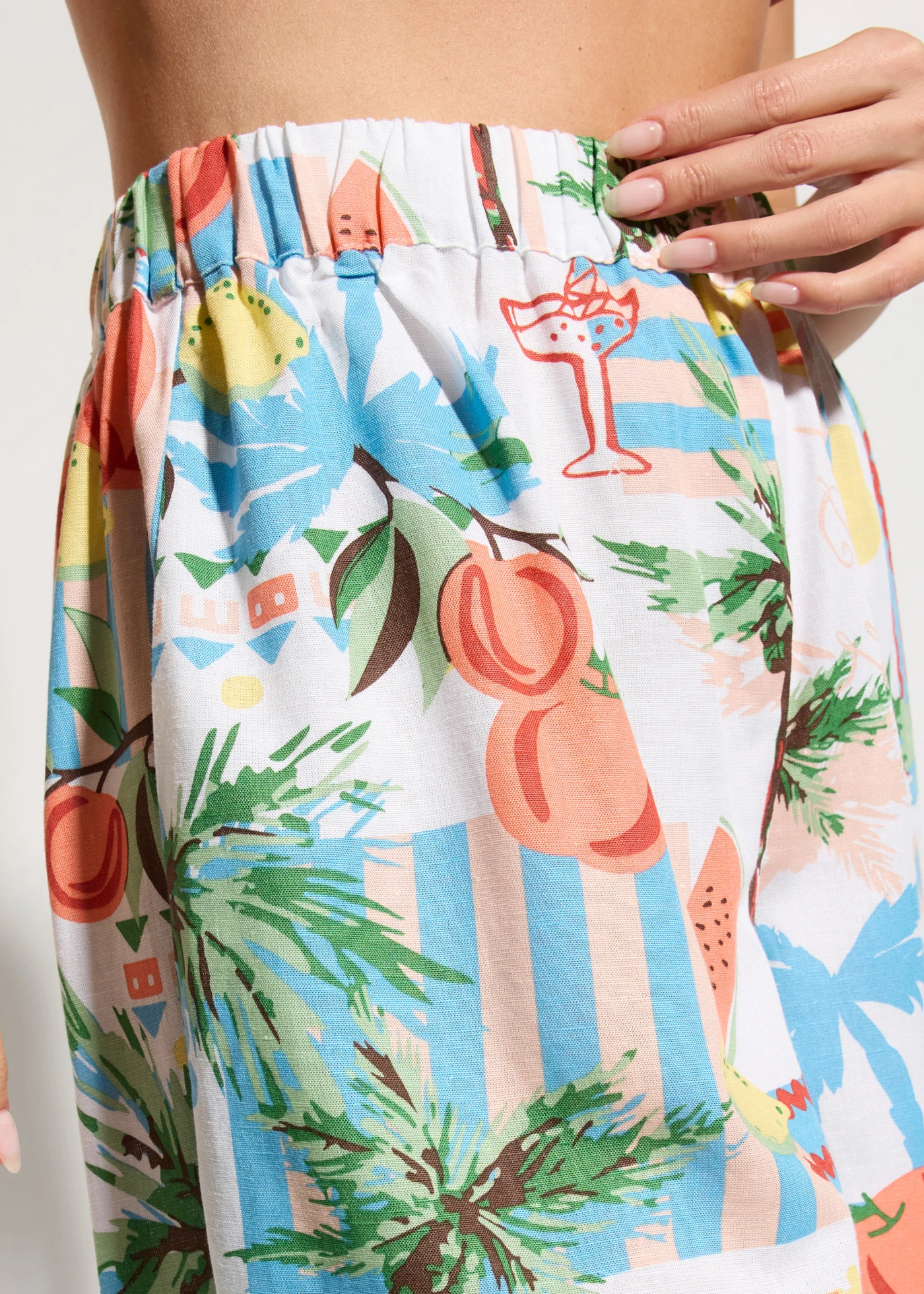 Strandshort in een soepele viscosemix • wit met print • bonprix online shop