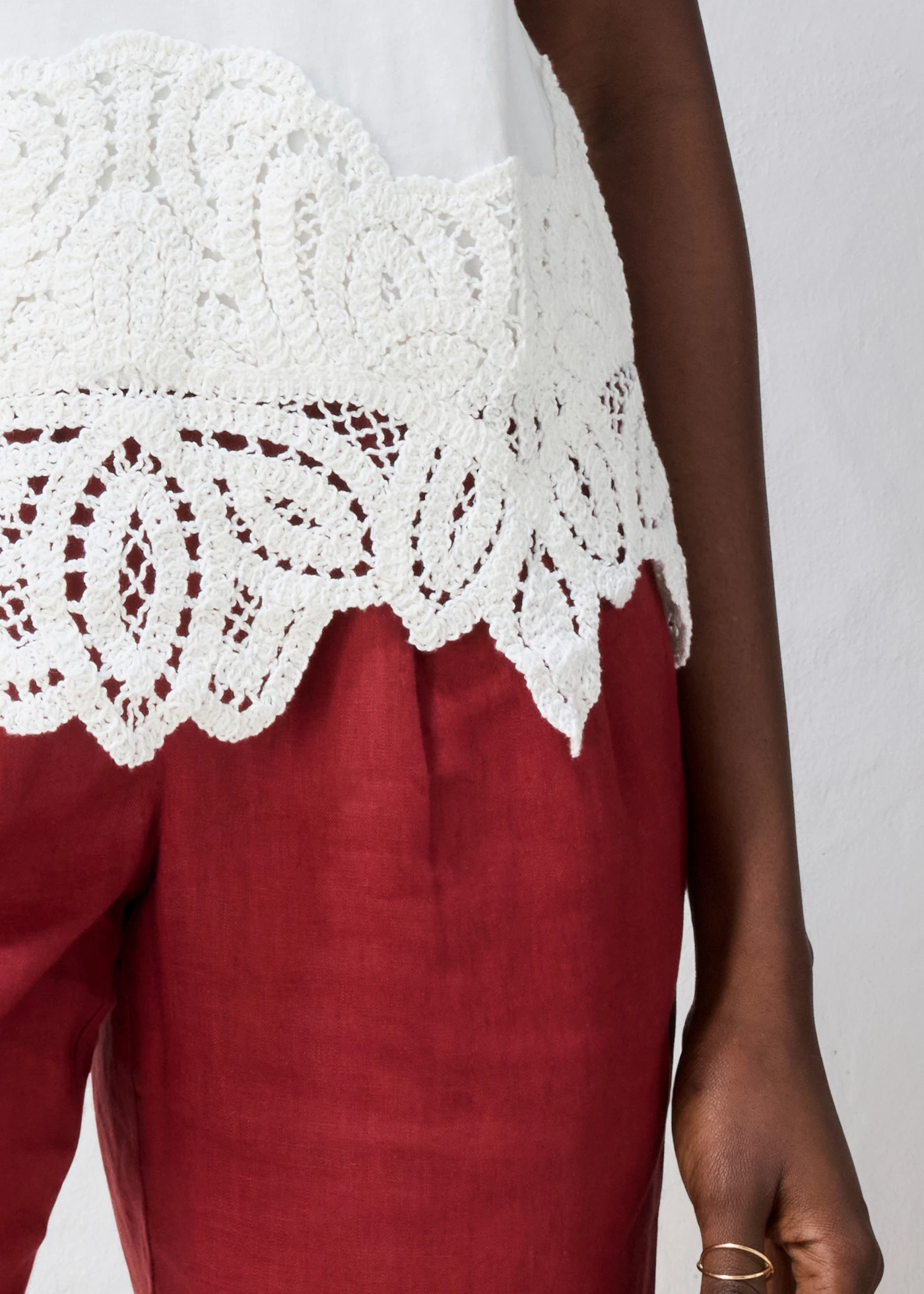 T-shirt avec soie et dentelle au crochet • écru • Boutique bonprix