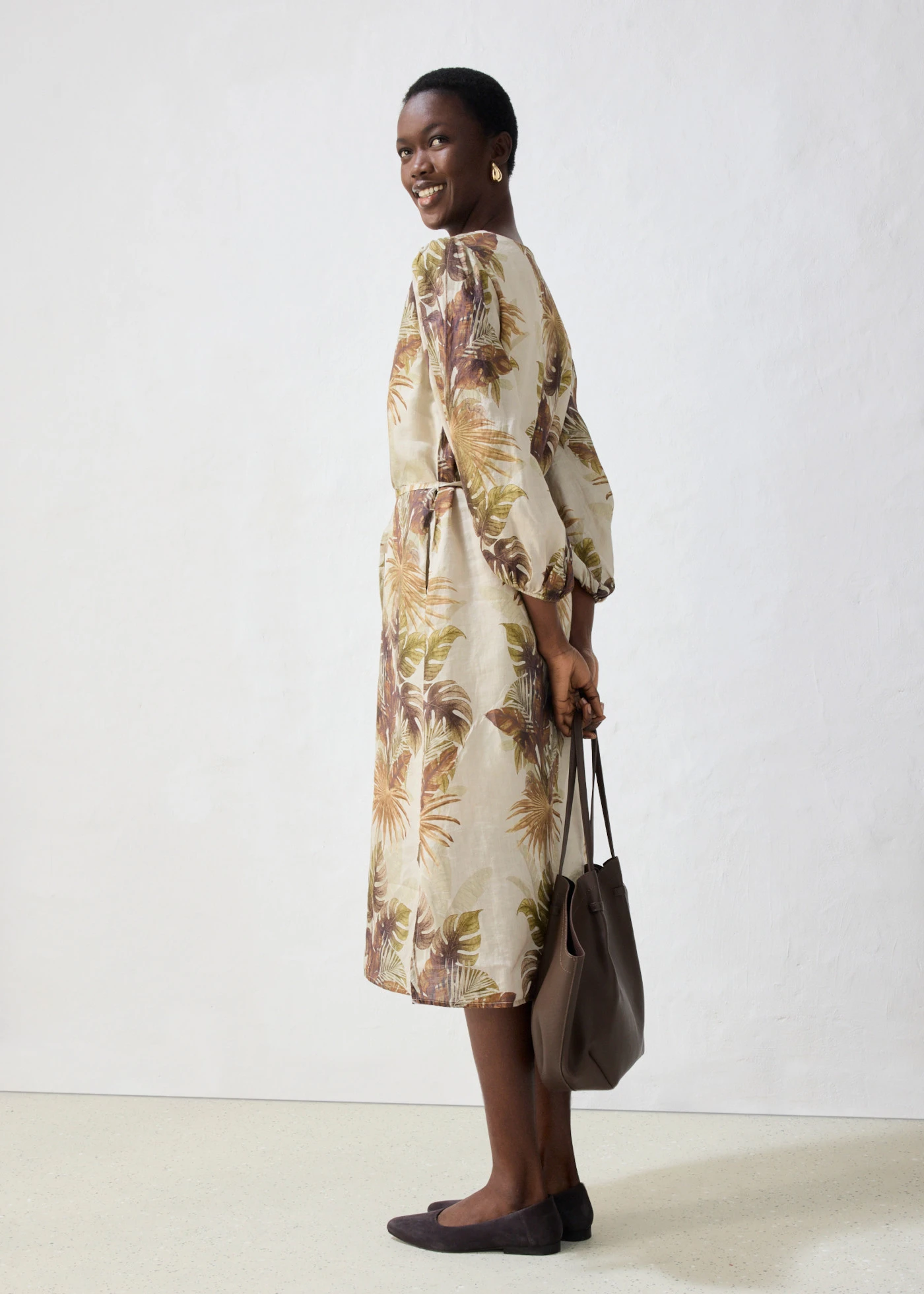 Robe longue en ramie • sable clair-marron foncé imprimé • Boutique bonprix