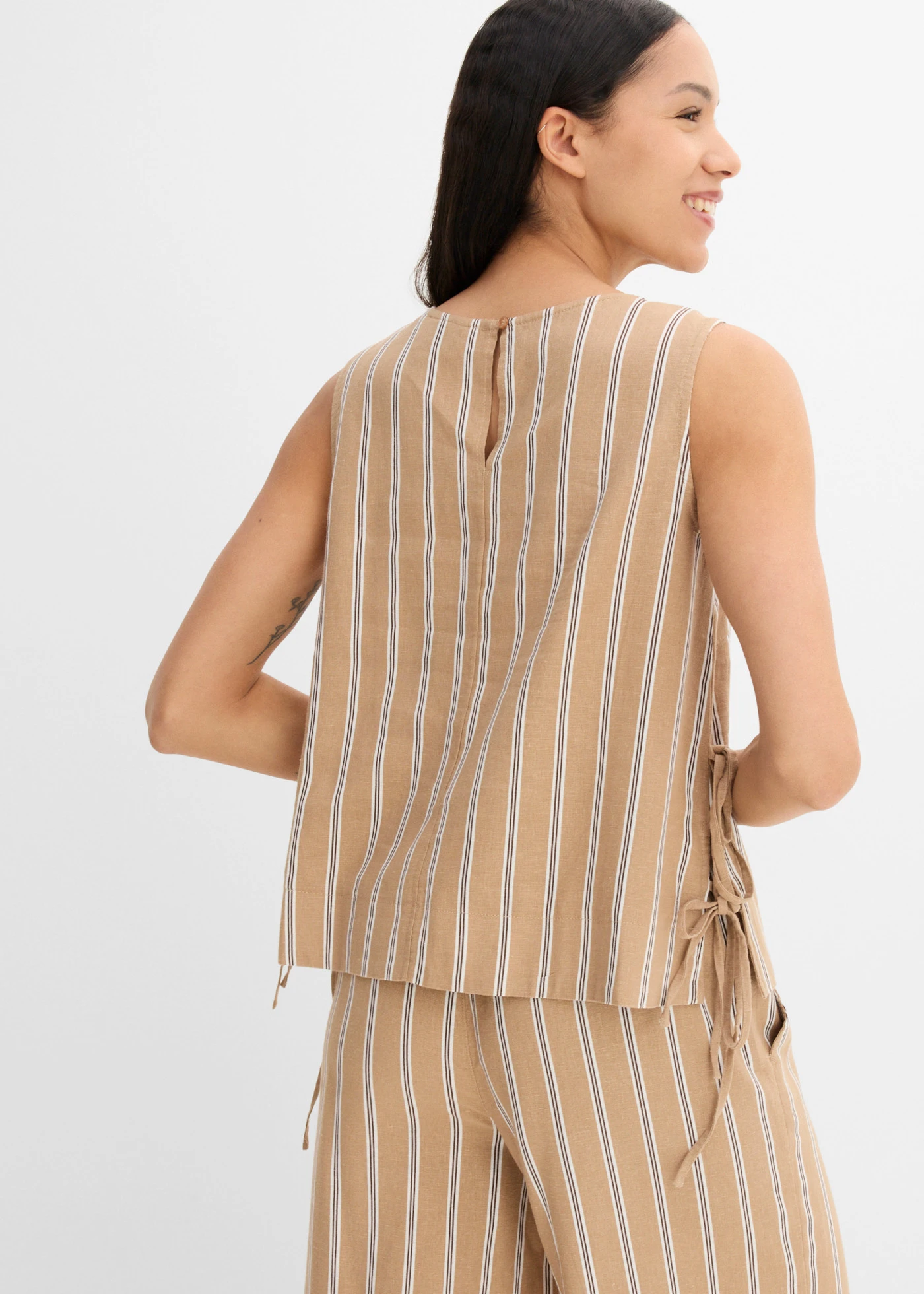 Top rayé • camel mat-marron rayé verticalement • Boutique bonprix
