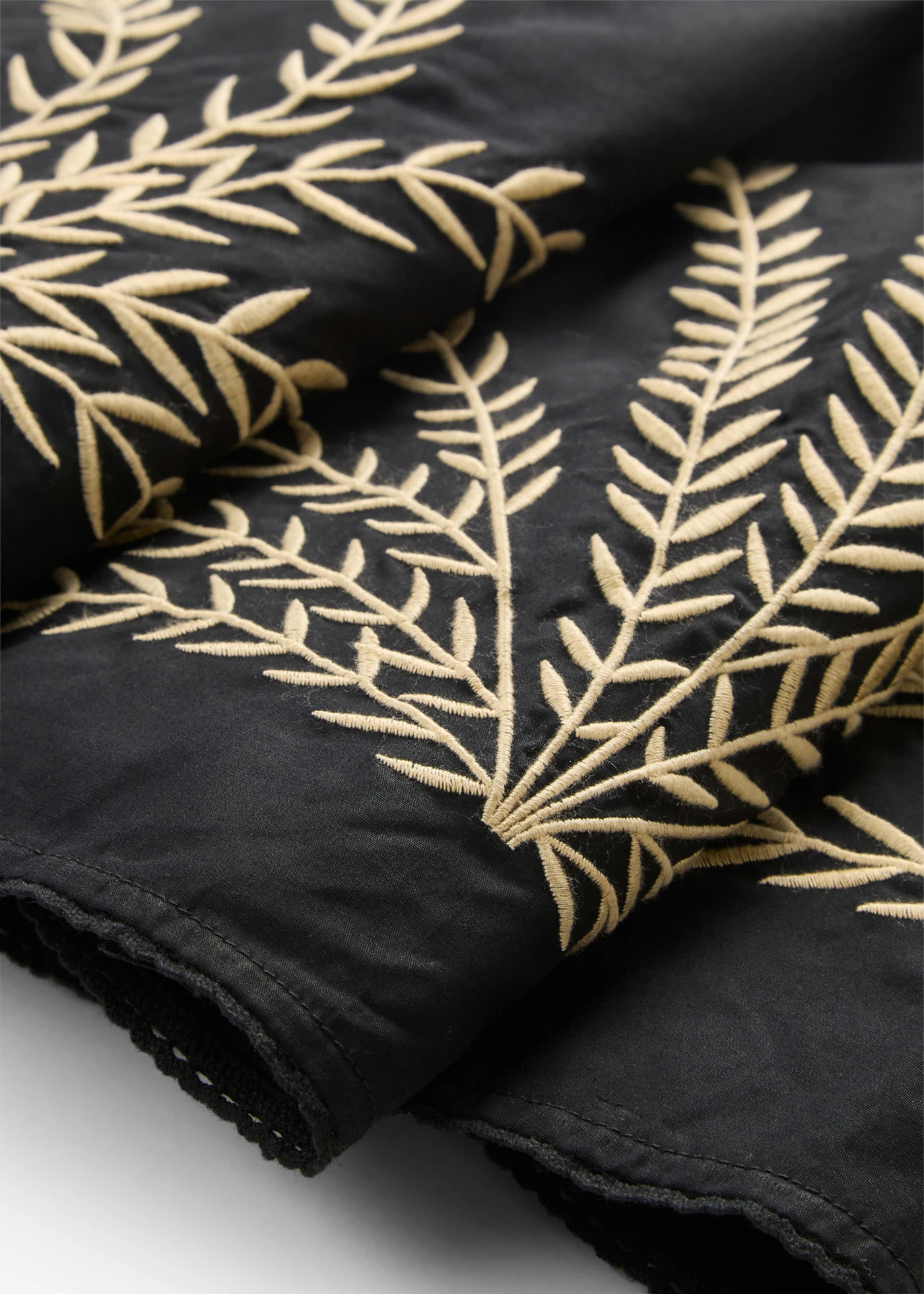 Jupe longue à broderies • noir + sable clair • Boutique bonprix