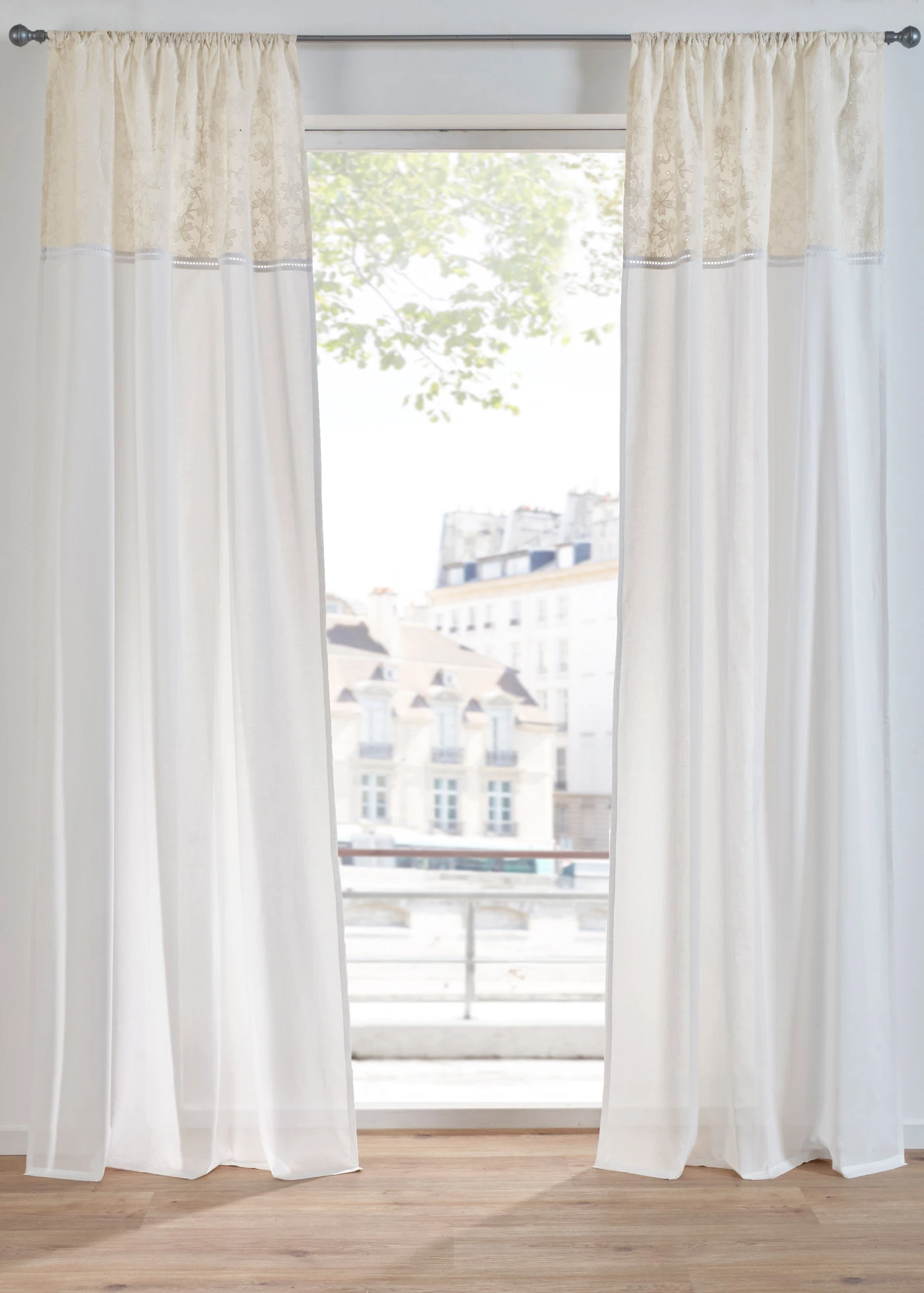 Rideau en coton avec broderie (1 pce) • beige / blanc • Boutique bonprix