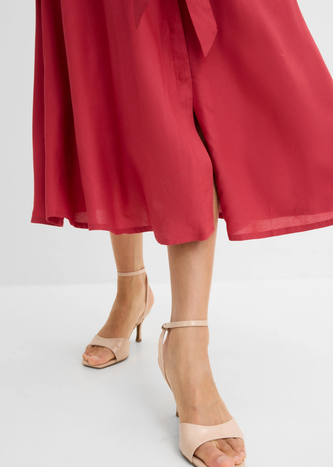 Robe-chemise en viscose fluide • rouge cerise • Boutique bonprix