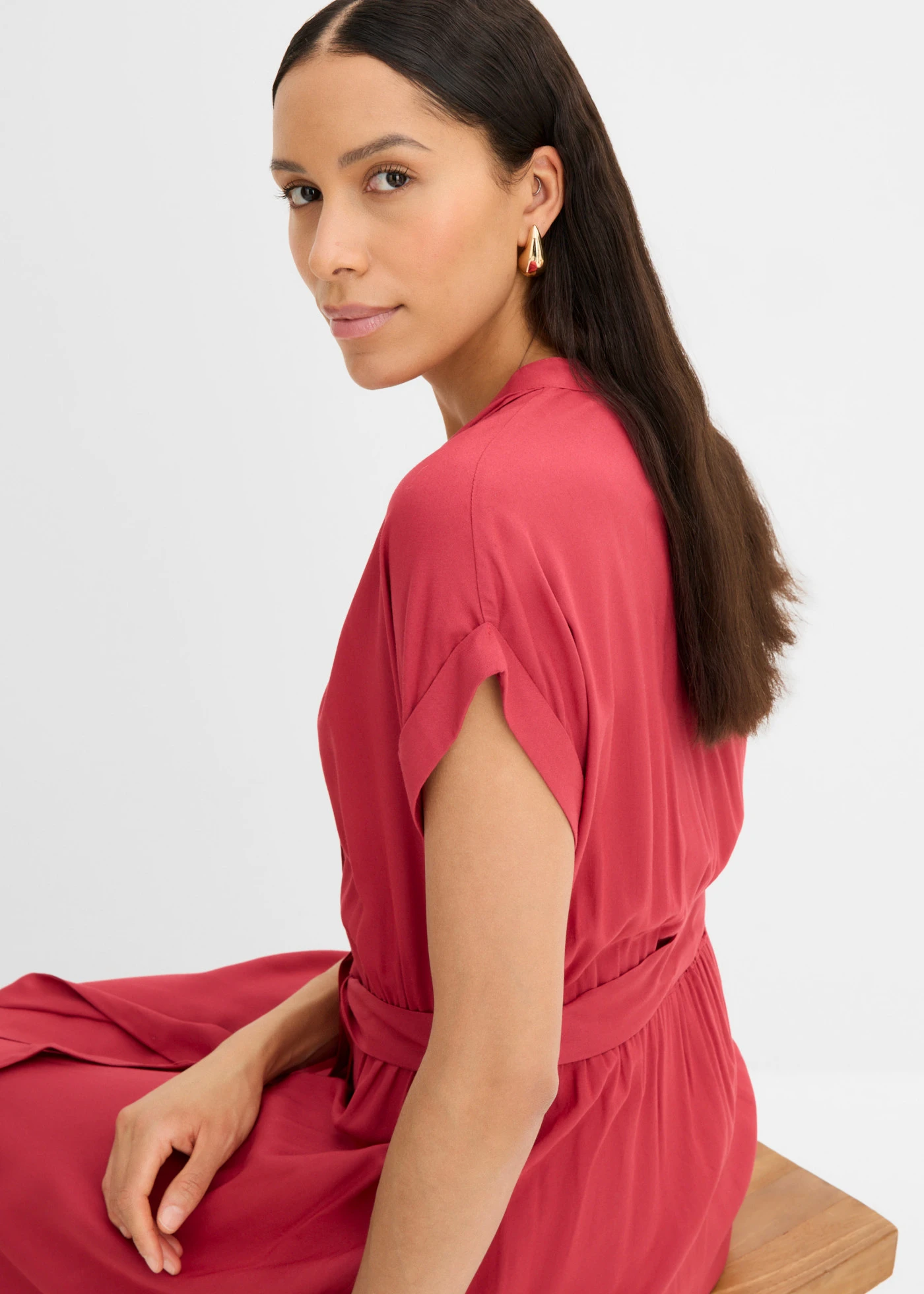 Robe-chemise en viscose fluide • rouge cerise • Boutique bonprix