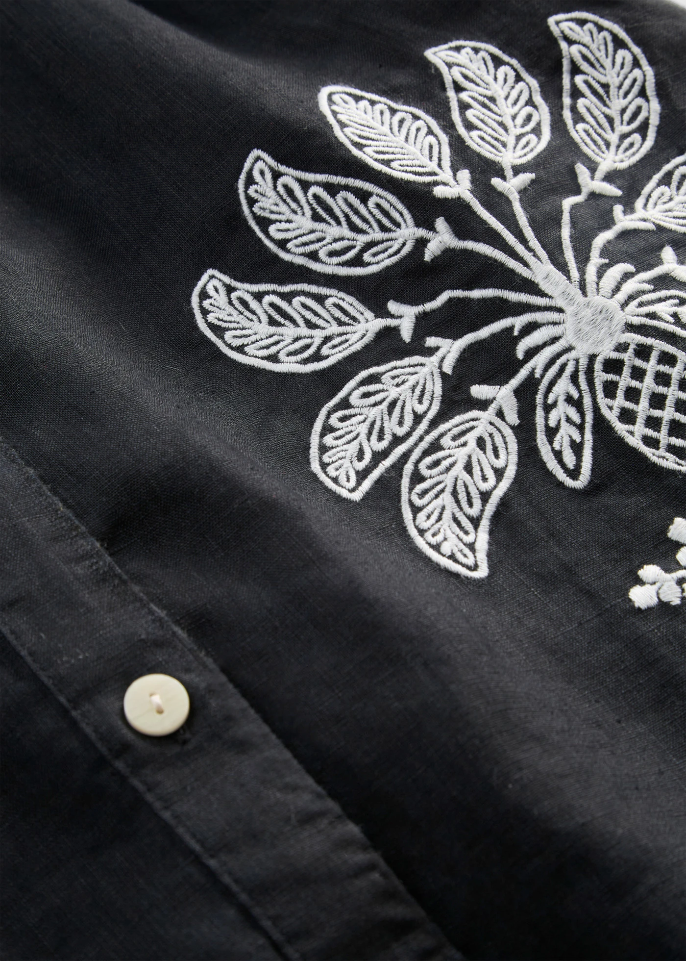 Robe caftan 100% lin avec broderie • noir-écru • Boutique bonprix