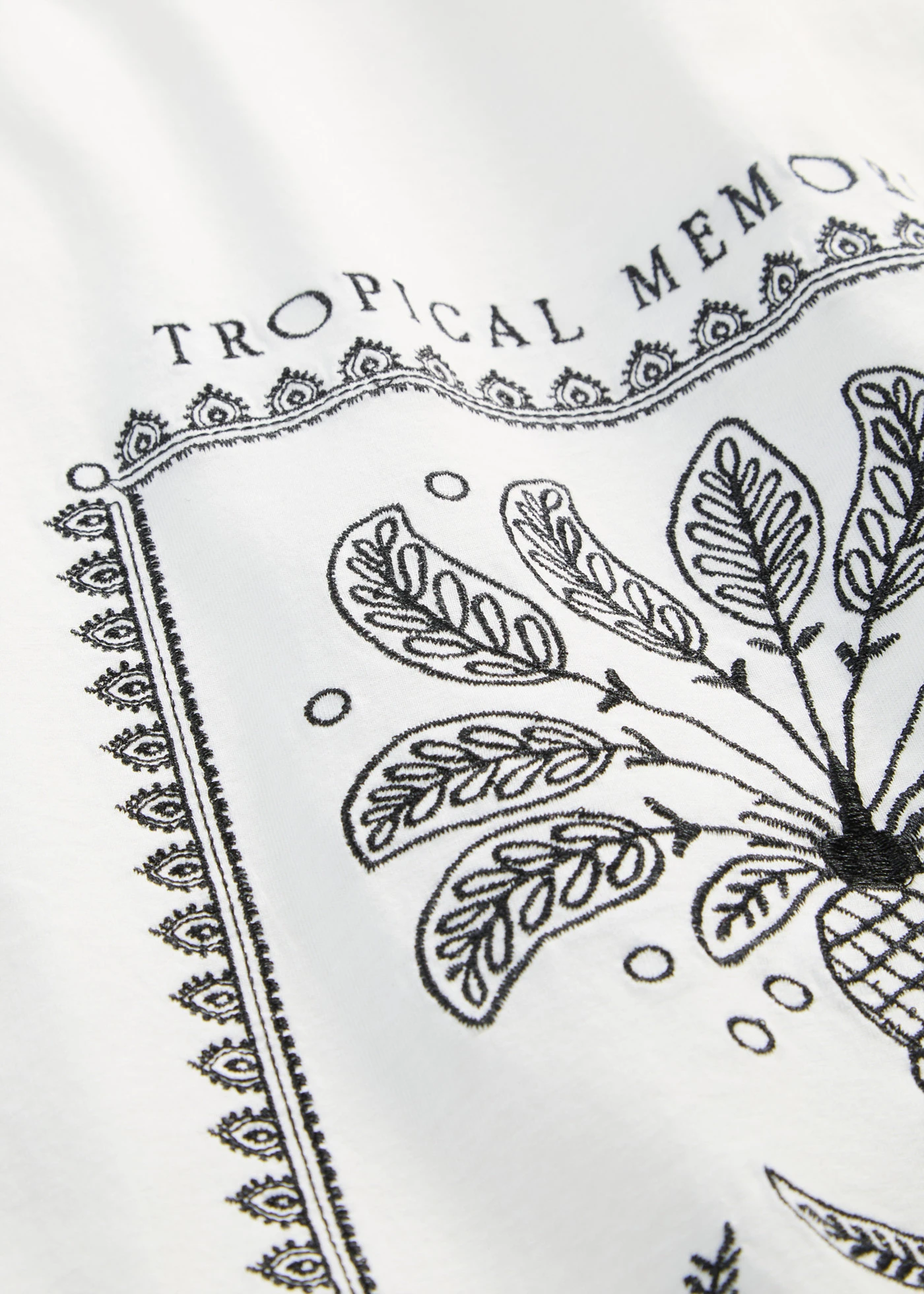 Tričko s podílem hedvábí • přírodní bílo-černá • bonprix obchod