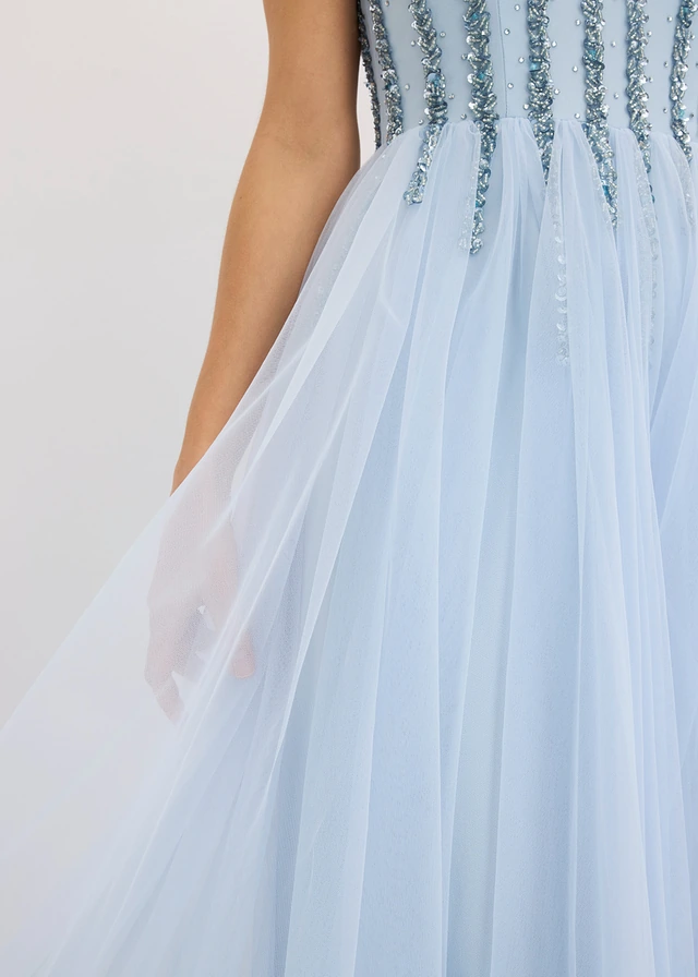 Robe longue en tulle fin avec sequins brodés • bleu poudré • product-page.page-title-suffix
