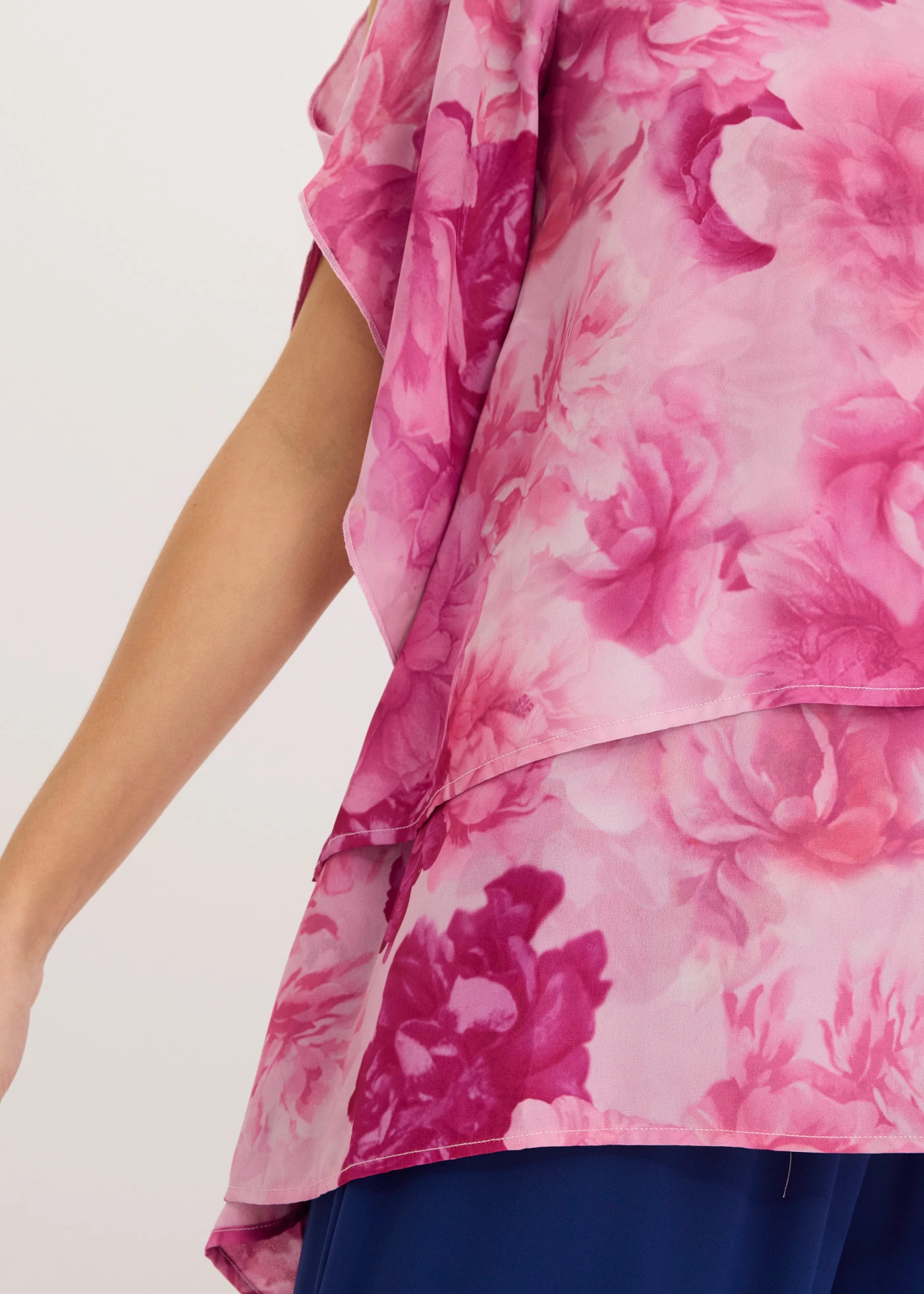 Puntig toelopende blouse in layerlook • roze gebloemd • bonprix online shop