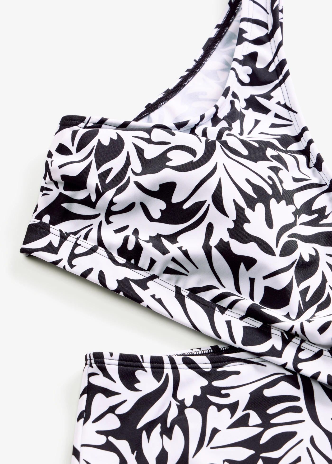 Costum de baie cu bustieră (set/2 piese) • negru/alb floral • magazin bonprix