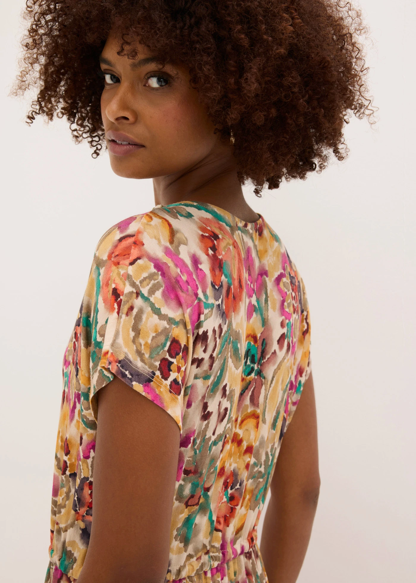 Jersey jurk in een zachte viscosemix • crème-paars-turkoois met print • bonprix online shop