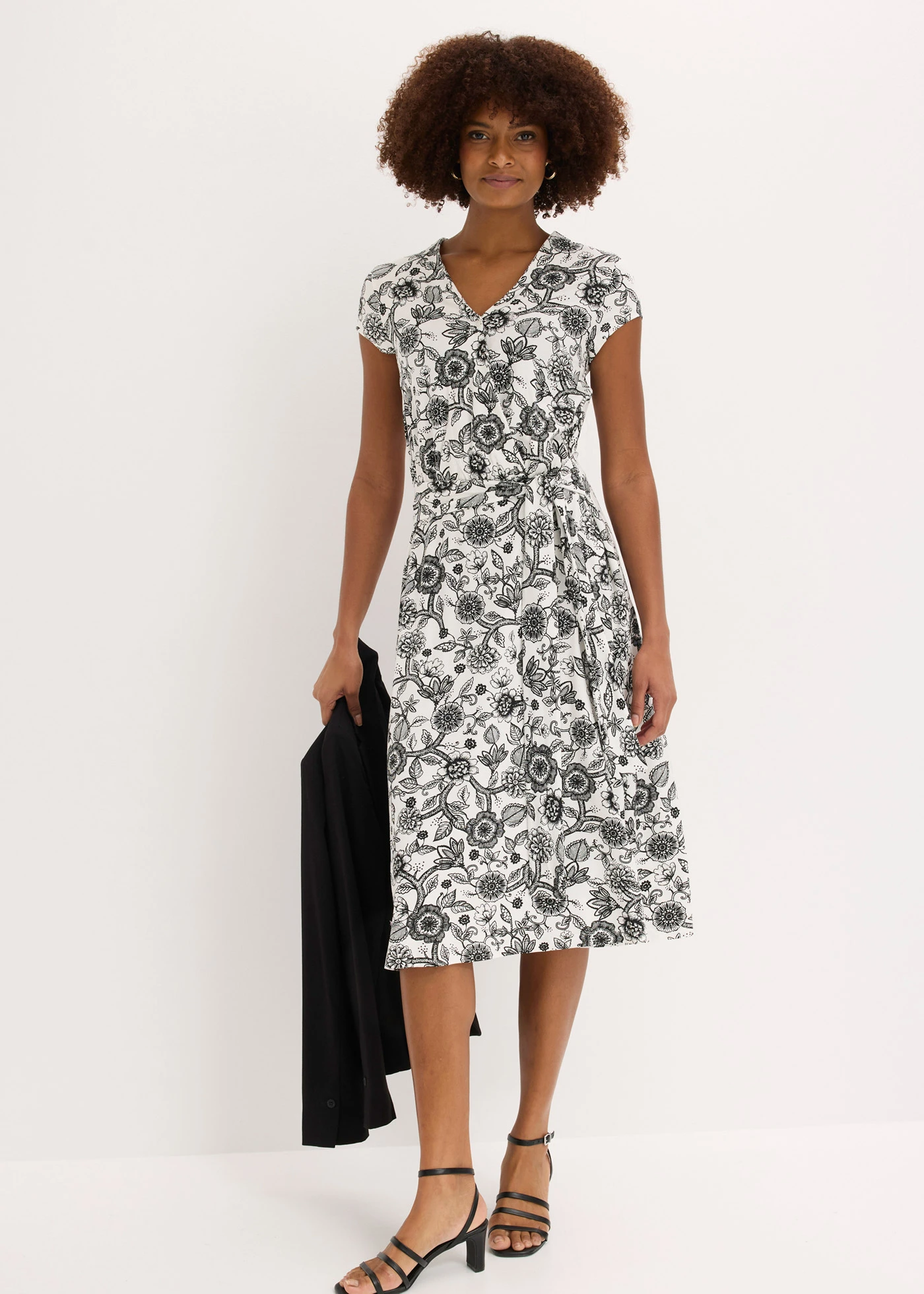 Robe en jersey viscose • écru floral • Boutique bonprix