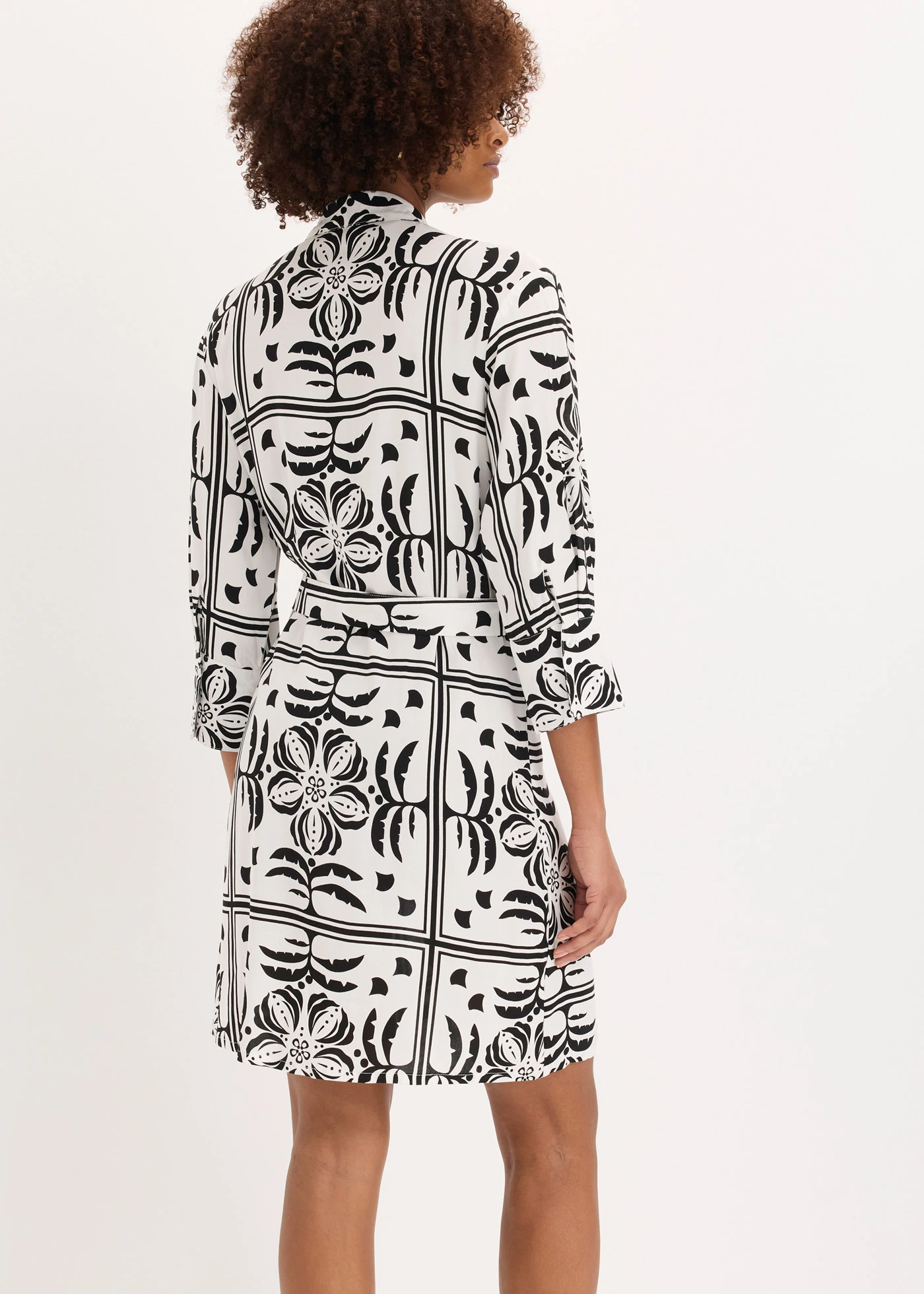 Overhemdjurk van soepele viscose • zwart-wolwit met print • bonprix online shop