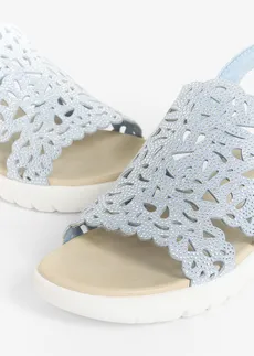 Sandales brillantes à plateforme Marco Tozzi • bleu clair • Boutique bonprix