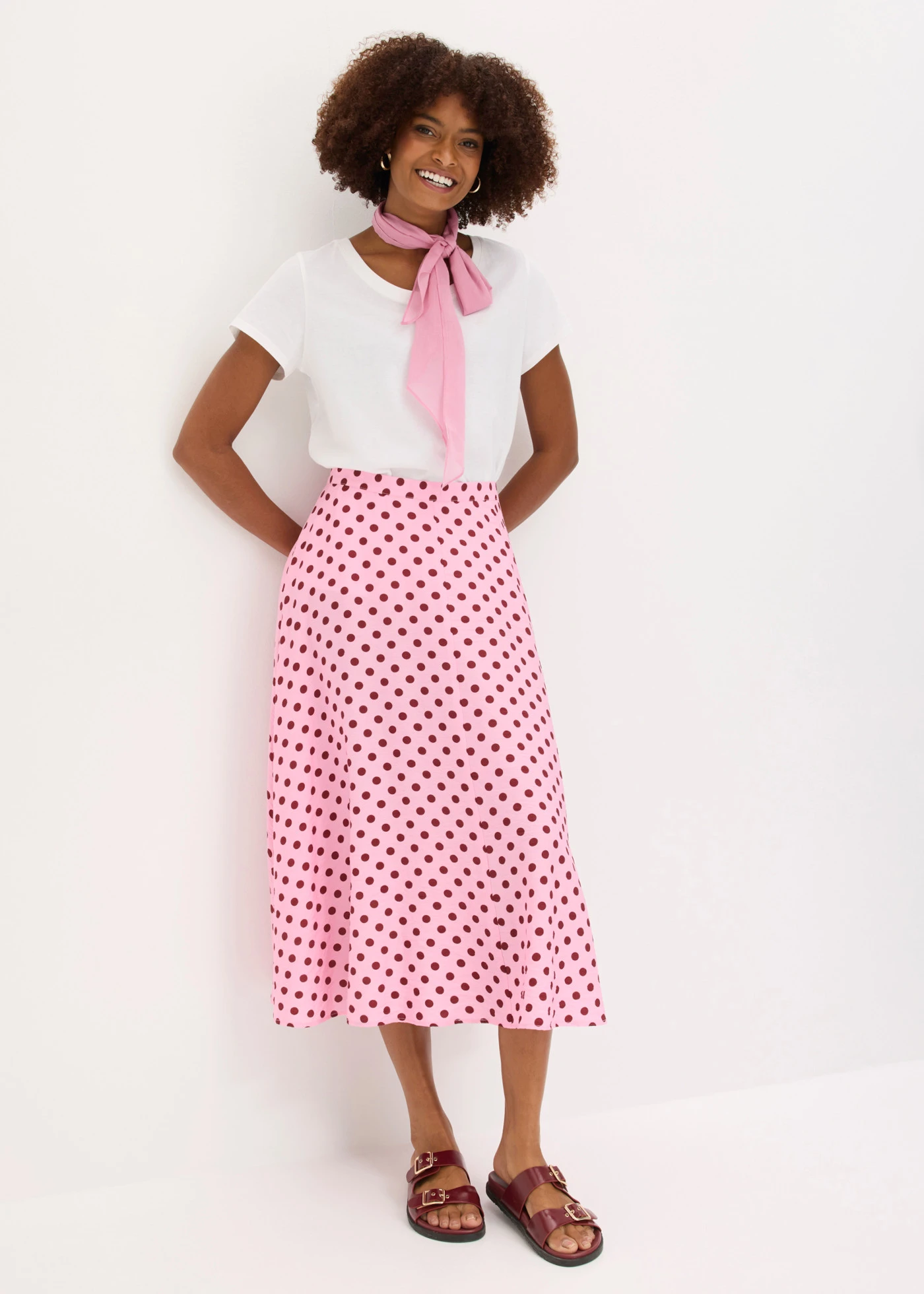 Jupe midi fluide en viscose mélangée • rose pois rouge rubis • Boutique bonprix