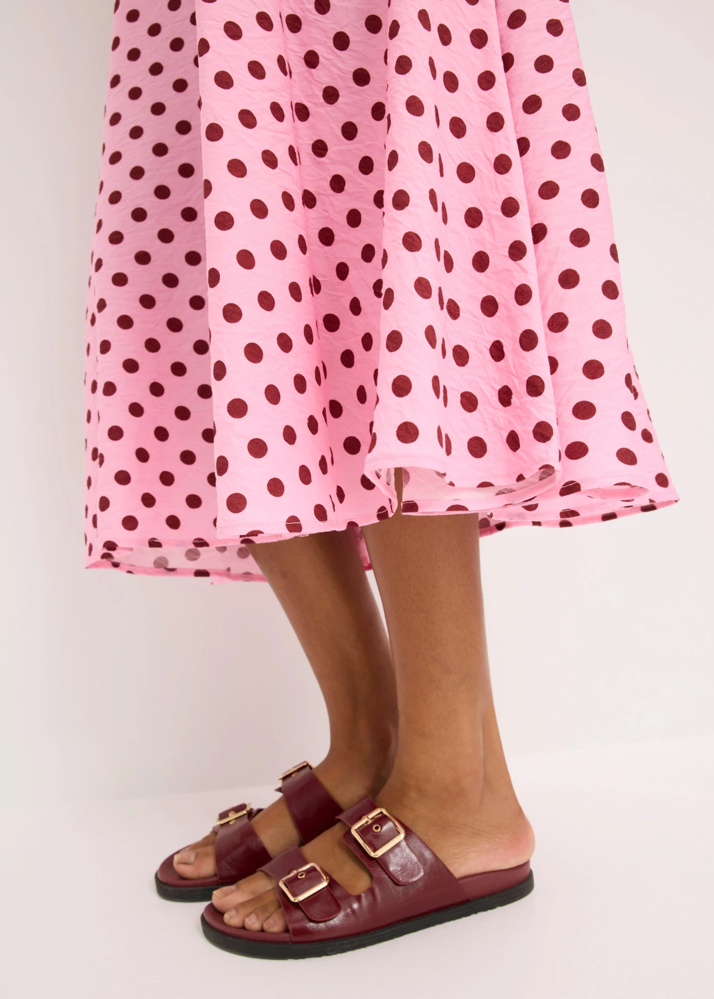 Midi rok van een soepele viscosemix • roze-robijnrood gestippeld • bonprix online shop