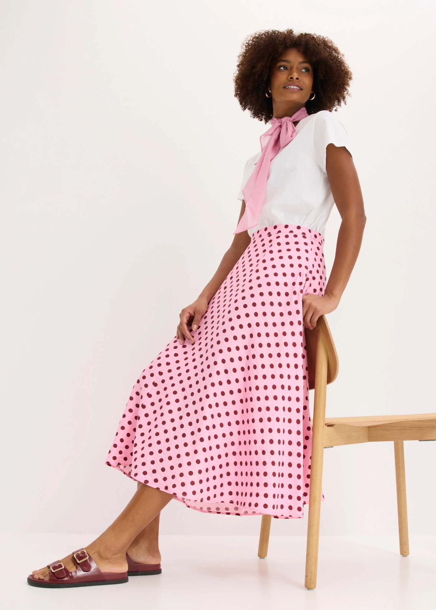 Midi rok van een soepele viscosemix • roze-robijnrood gestippeld • bonprix online shop