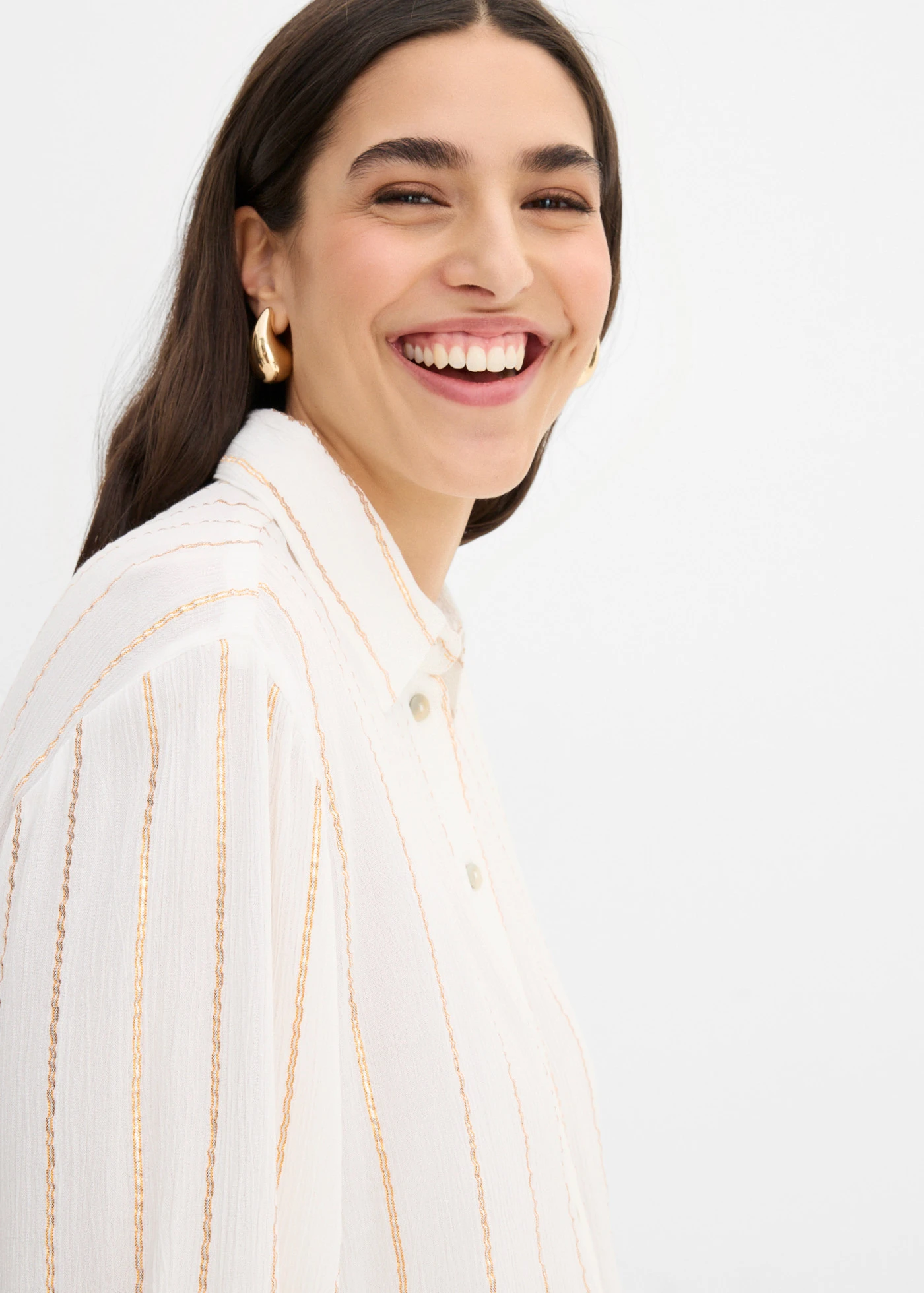 Lange blouse met glittereffect • wit-goudkleur gestreept • bonprix online shop
