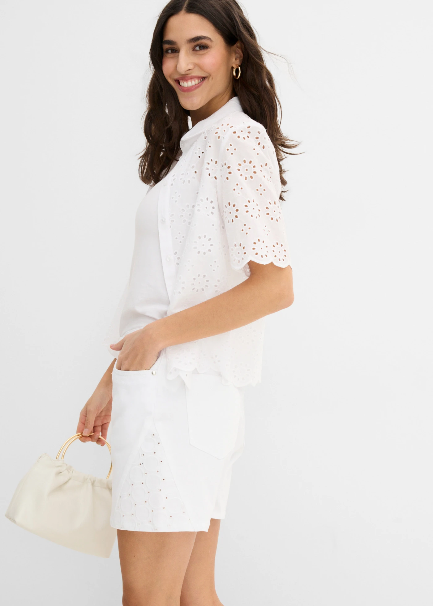 Short avec broderies anglaises • blanc • Boutique bonprix