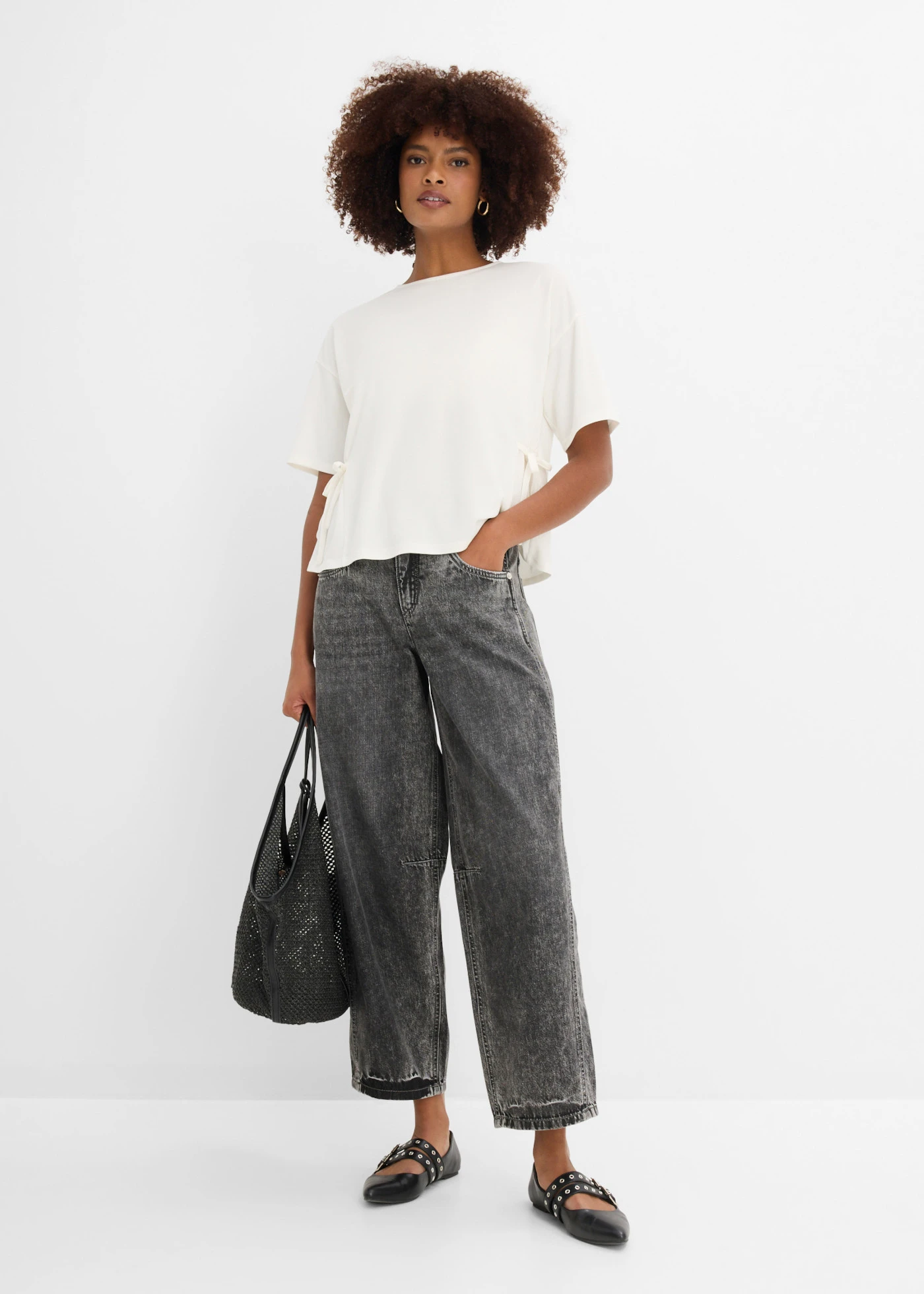 Jeansy o kroju balonowym, średni stan, super soft, cropped • szary denim used • sklep bonprix
