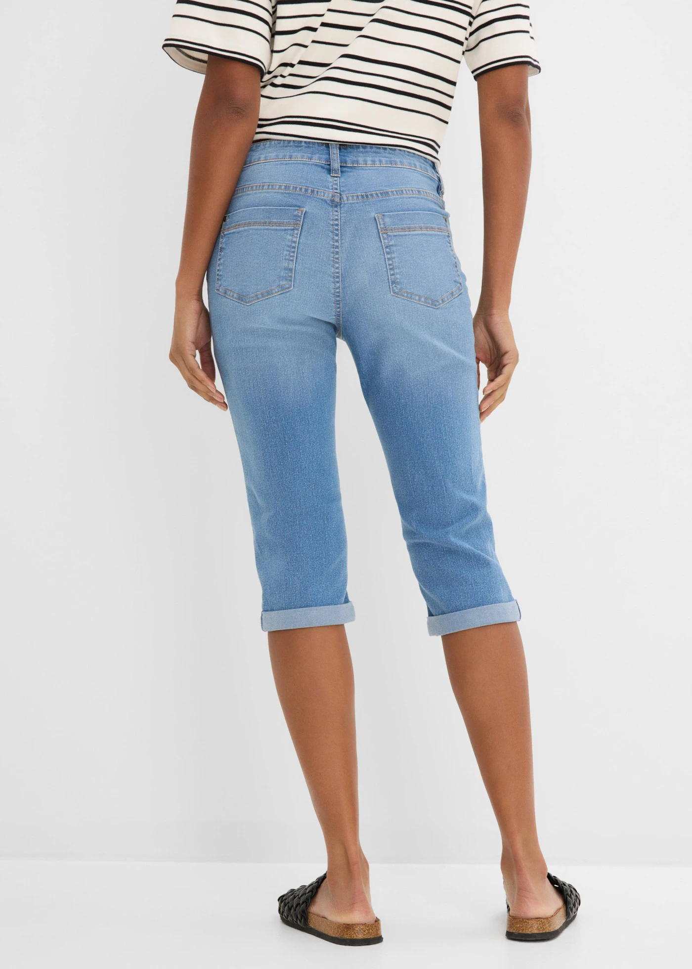 Blugi straight Mid Waist, cropped • bleu denim uzat • magazin bonprix