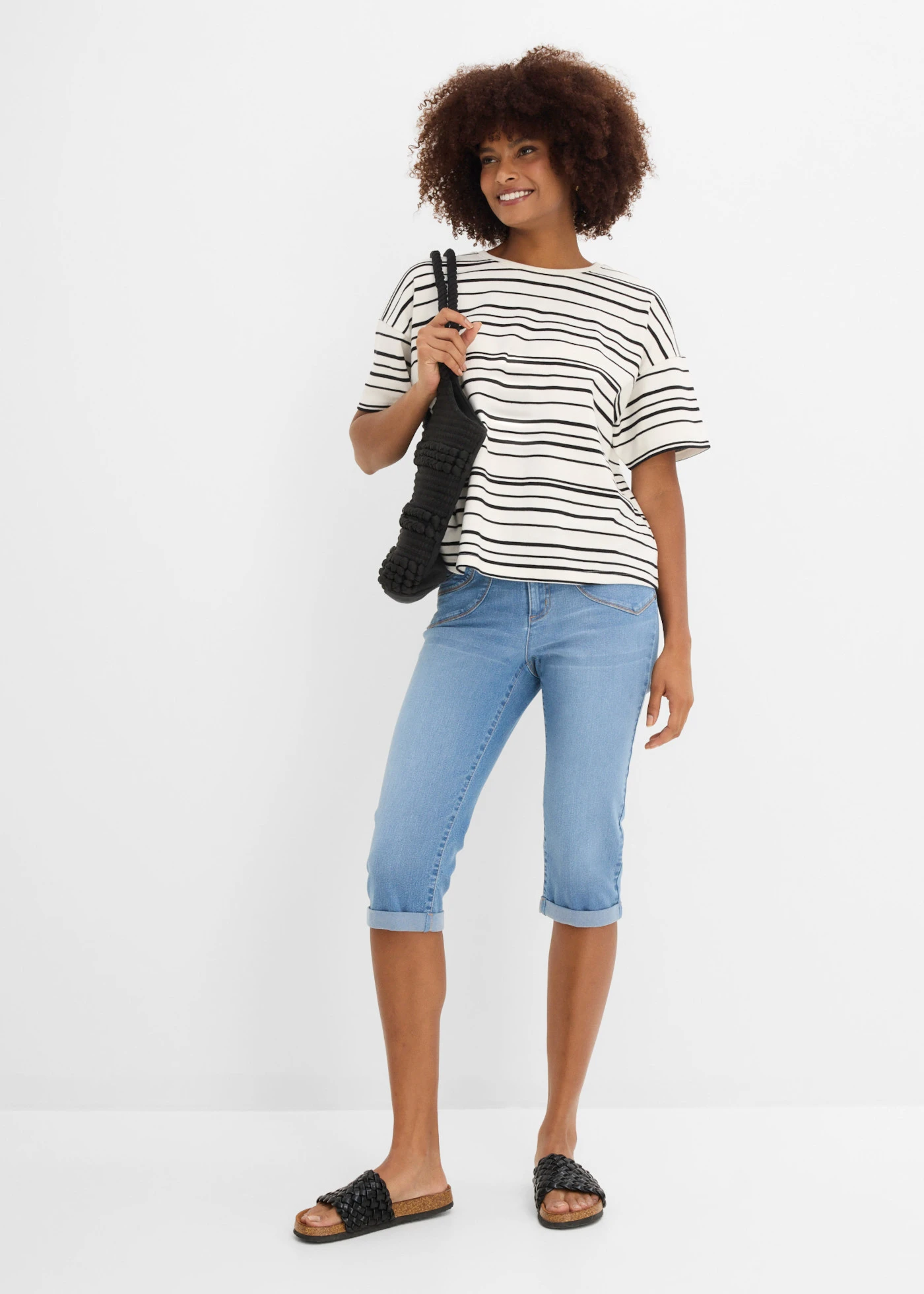 Dżinsy straight, mid waist, cropped • jasnoniebieski denim "used" • sklep bonprix
